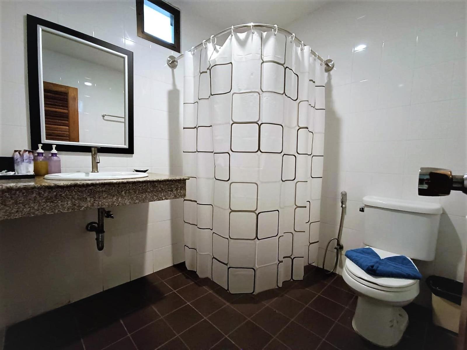 Deluxe Double Room with Pool Access - Photo 17