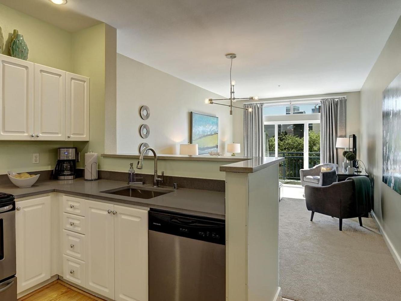 One-Bedroom Apartment - Photo 37
