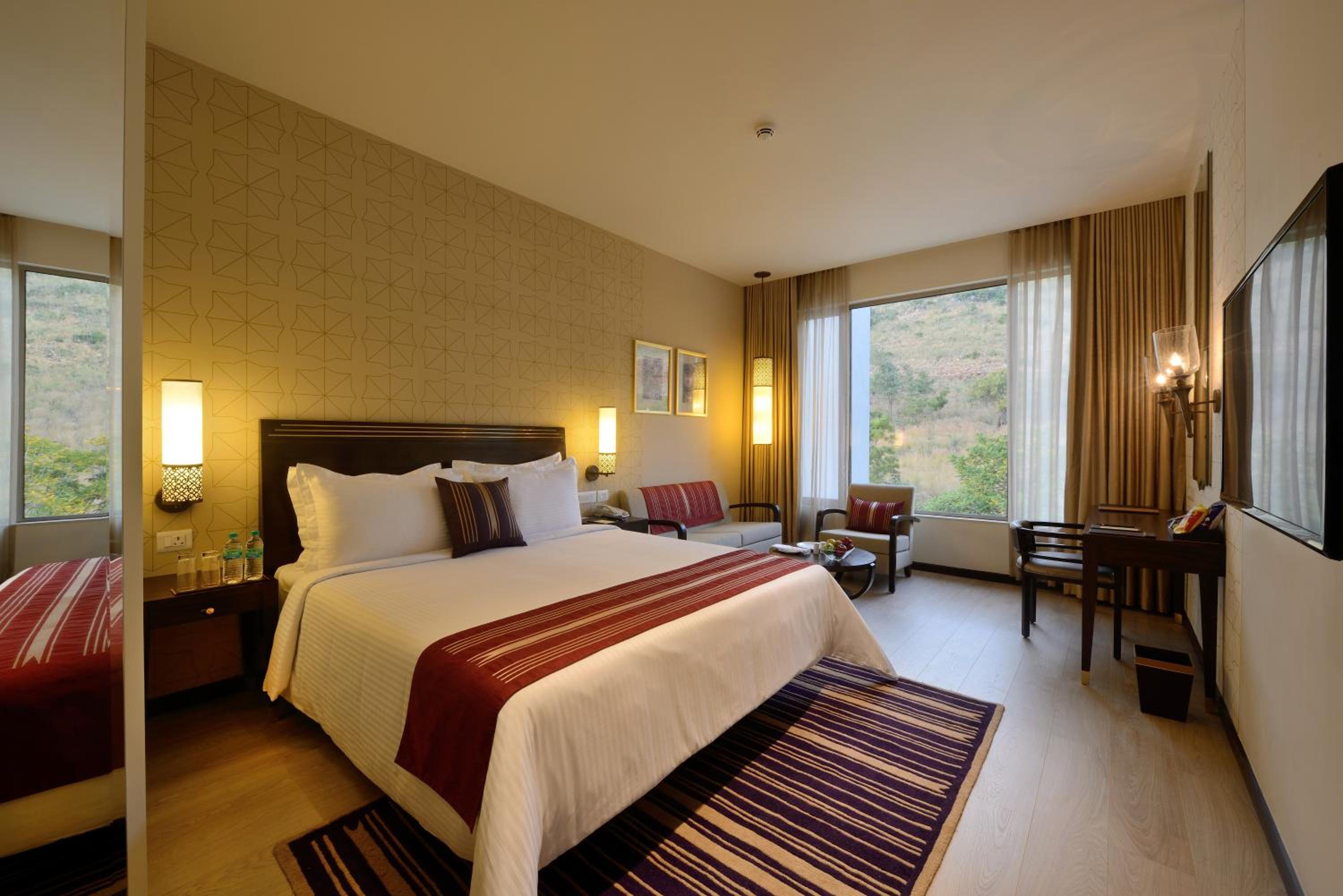 Deluxe Room 1 Dbl Bed - 20% Off on Laundry, Complimentary Welcome Drink on arrival  photo 2