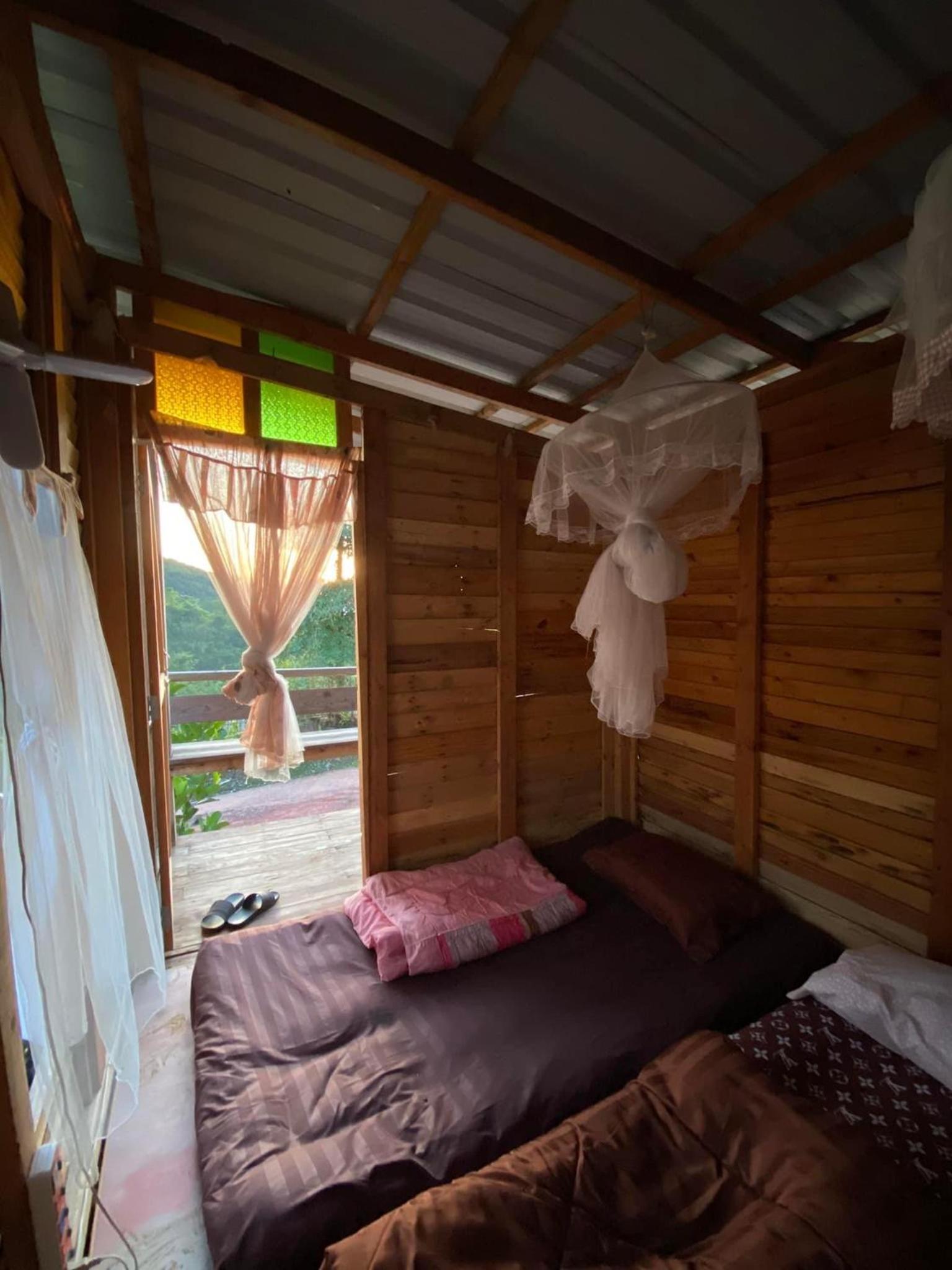 Double Room with Private Bathroom - Photo 4