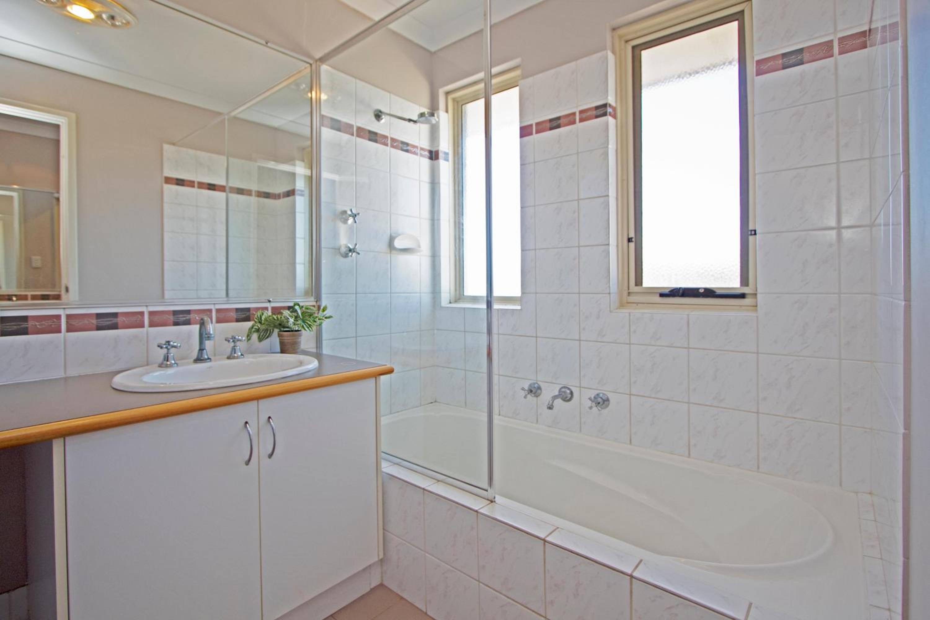 Three-Bedroom Holiday Home  photo 3