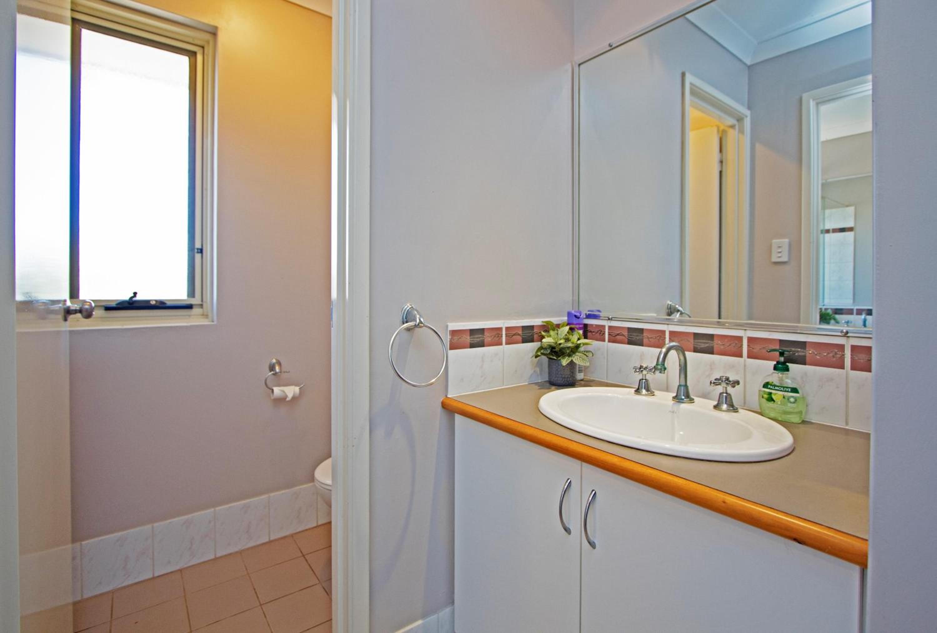 Three-Bedroom Holiday Home  photo 2