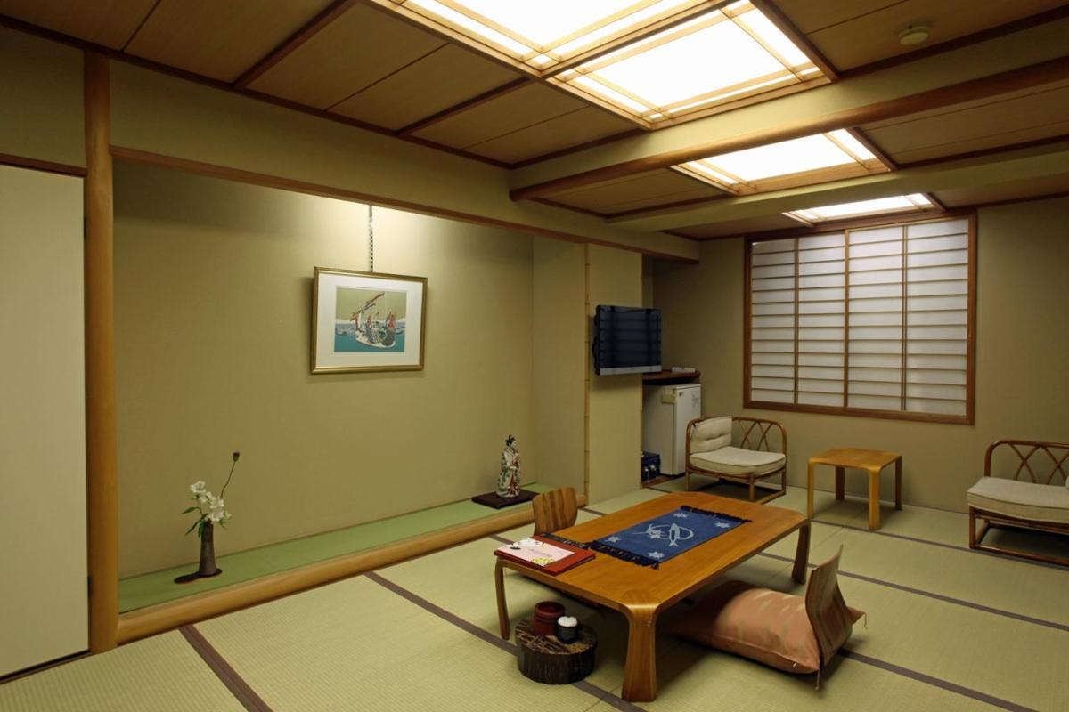 Budget Japanese-Style Room with No view - Shower Booth photo 1