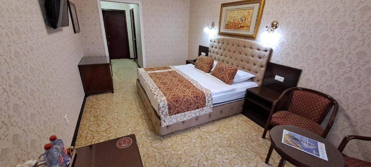 Twin Room - Photo 1