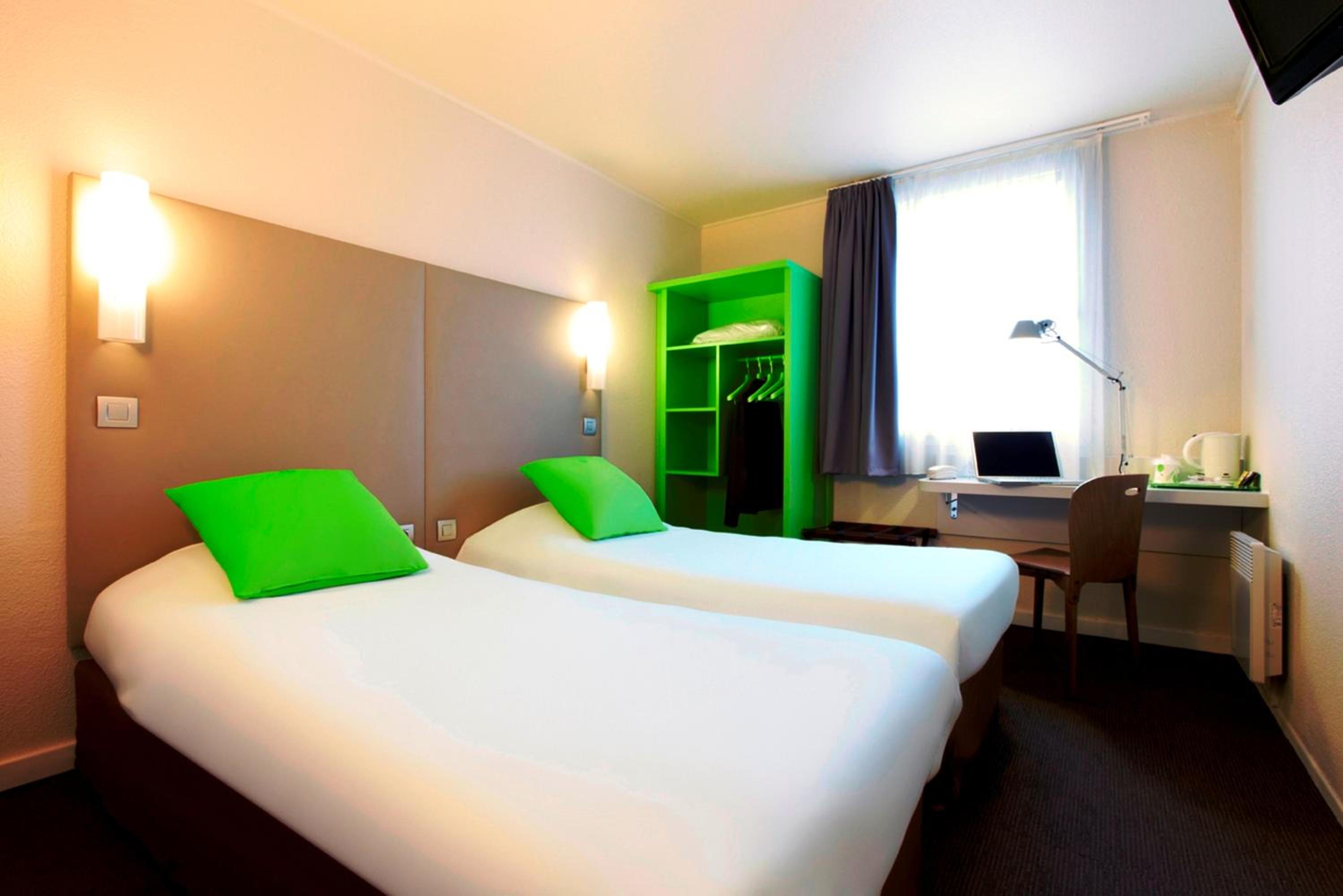 Standard Twin Room - Photo 2
