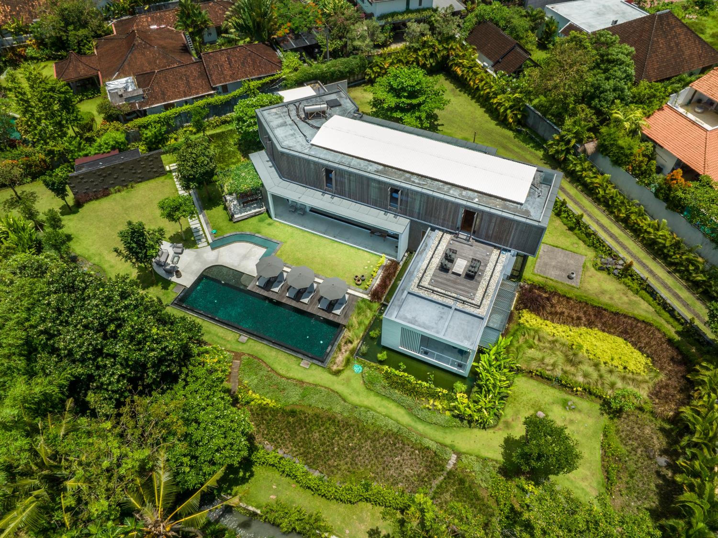 Villa photo 3