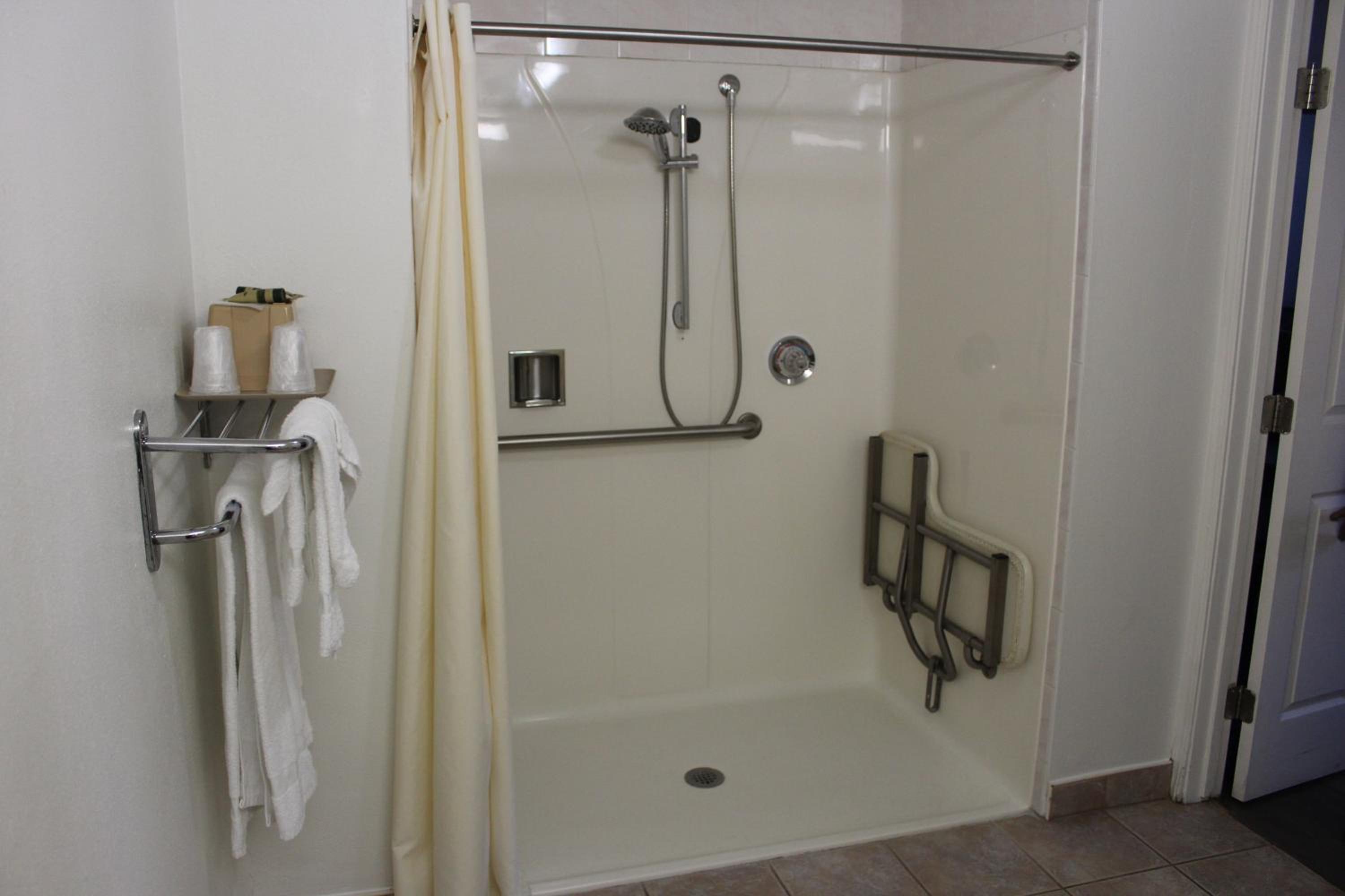 King Room - Disability Access - Photo 4