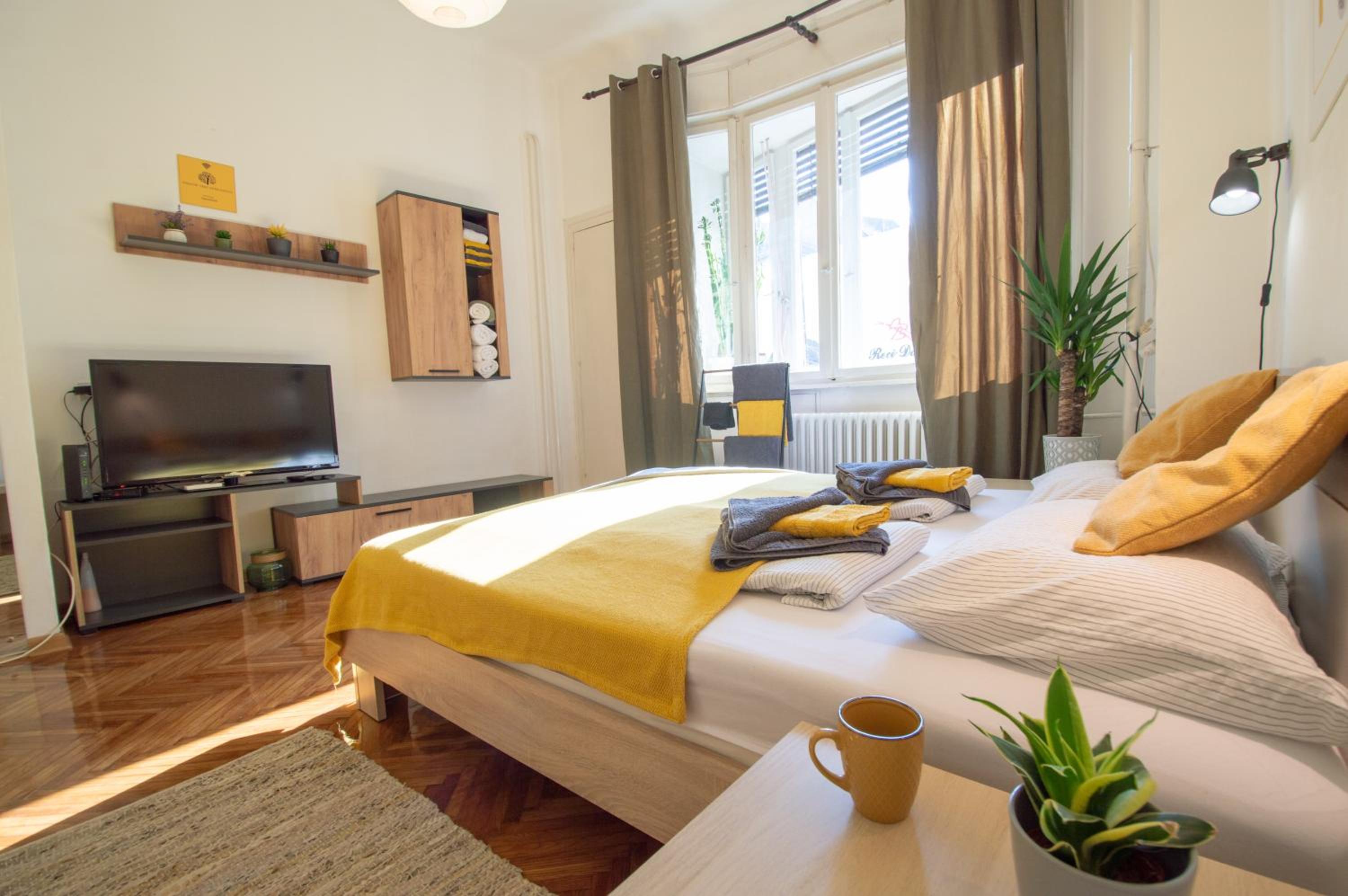 One-Bedroom Apartment