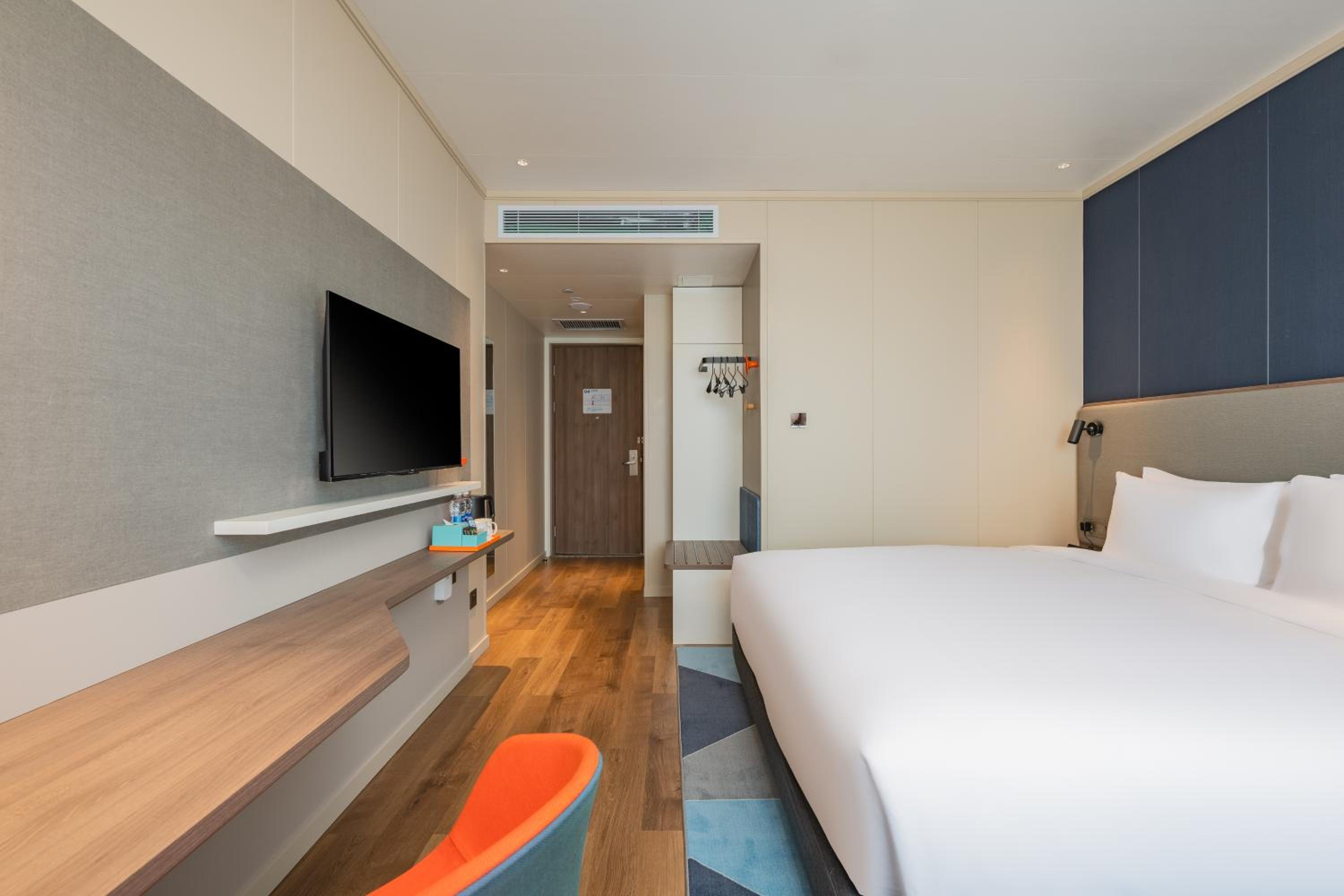 Deluxe King Room - Non-Smoking photo 1