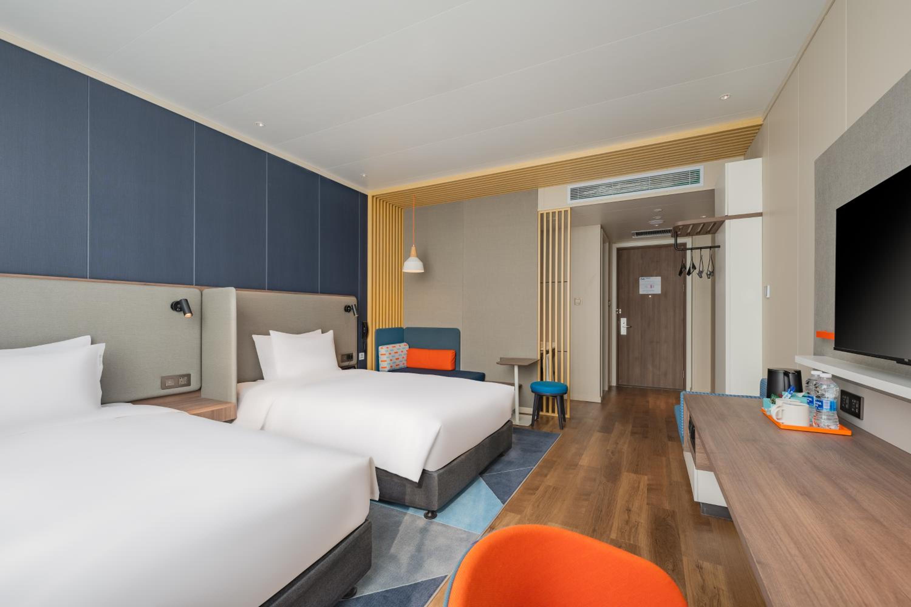 Standard Twin Room - Photo 1
