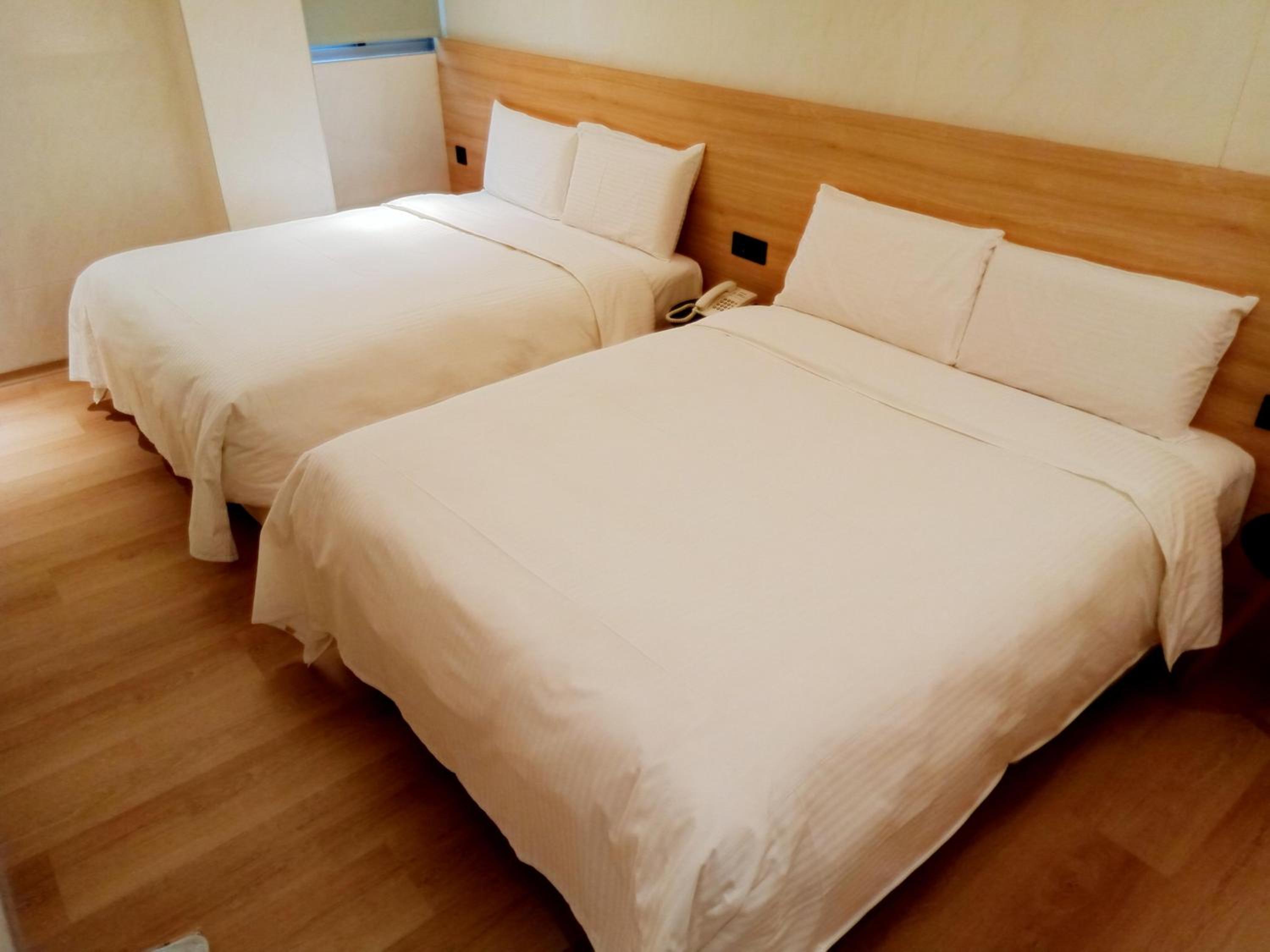 Quadruple Room with Private Bathroom