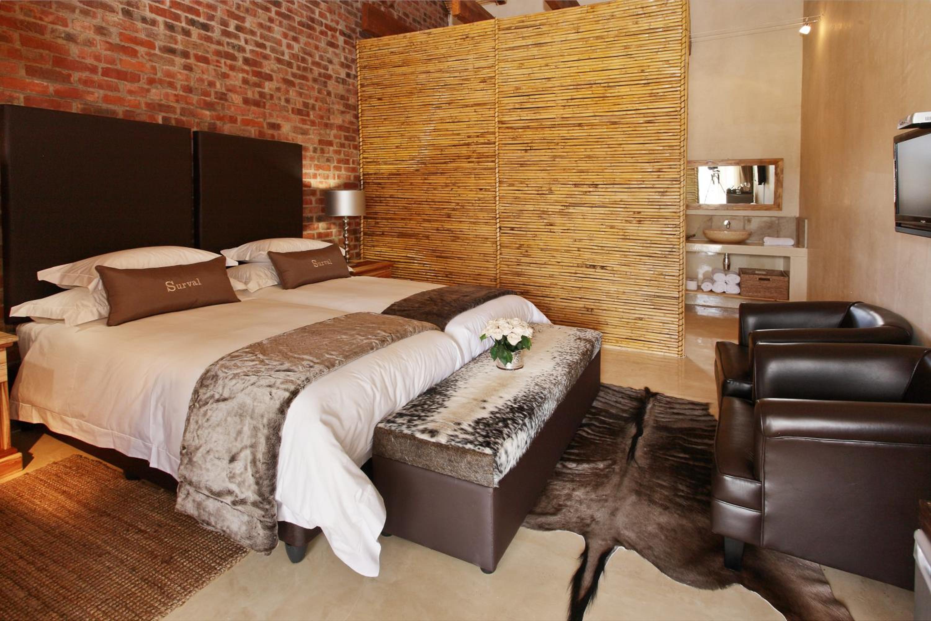 Standard King or Twin Room with Mountain View photo 1