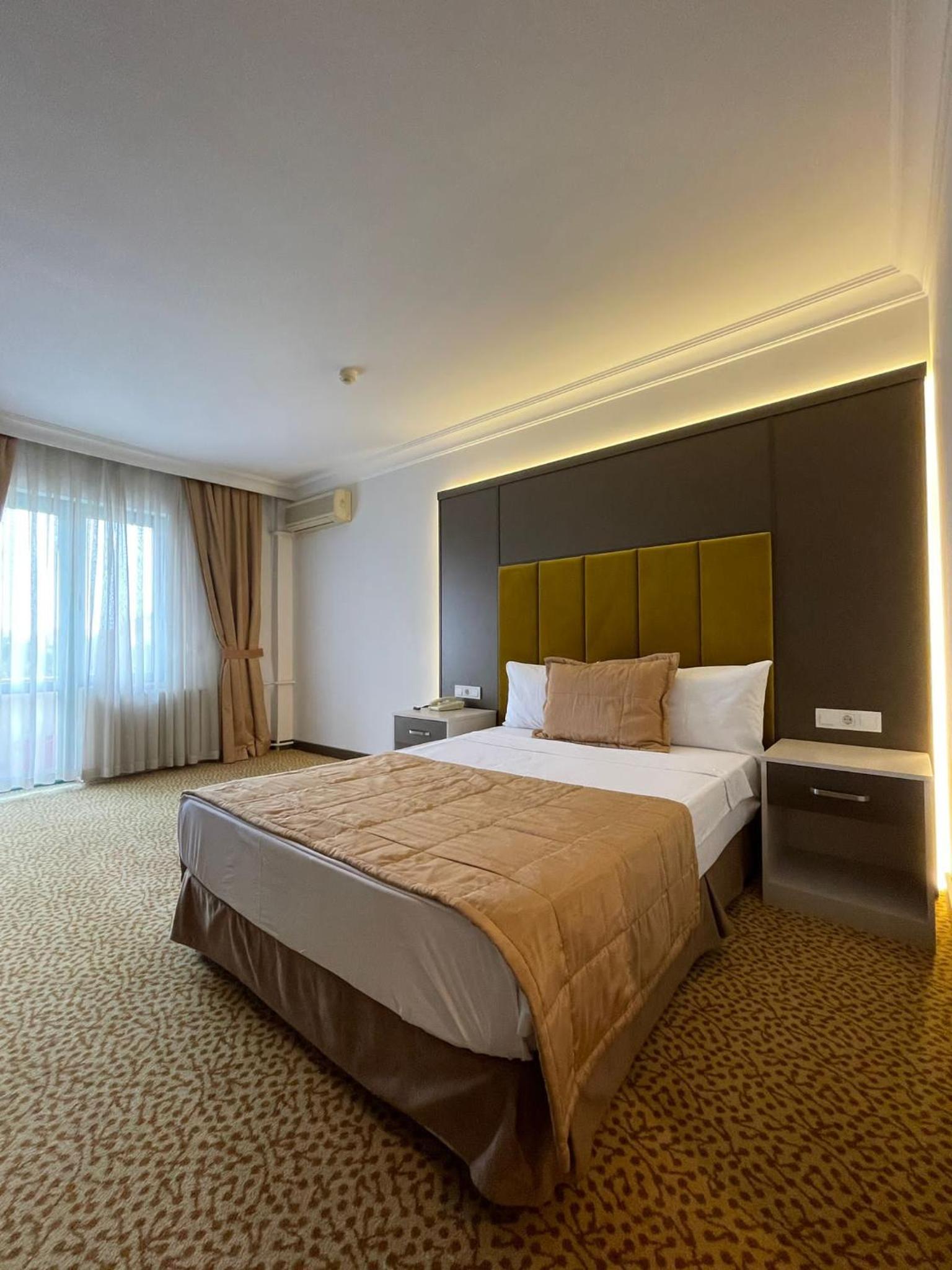 Large Double Room photo 3