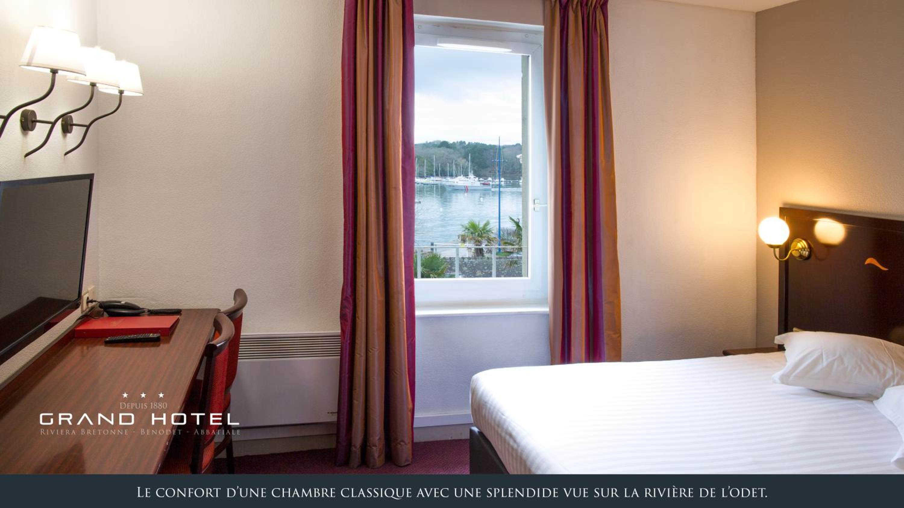 Classic Double Room with River View - Photo 1