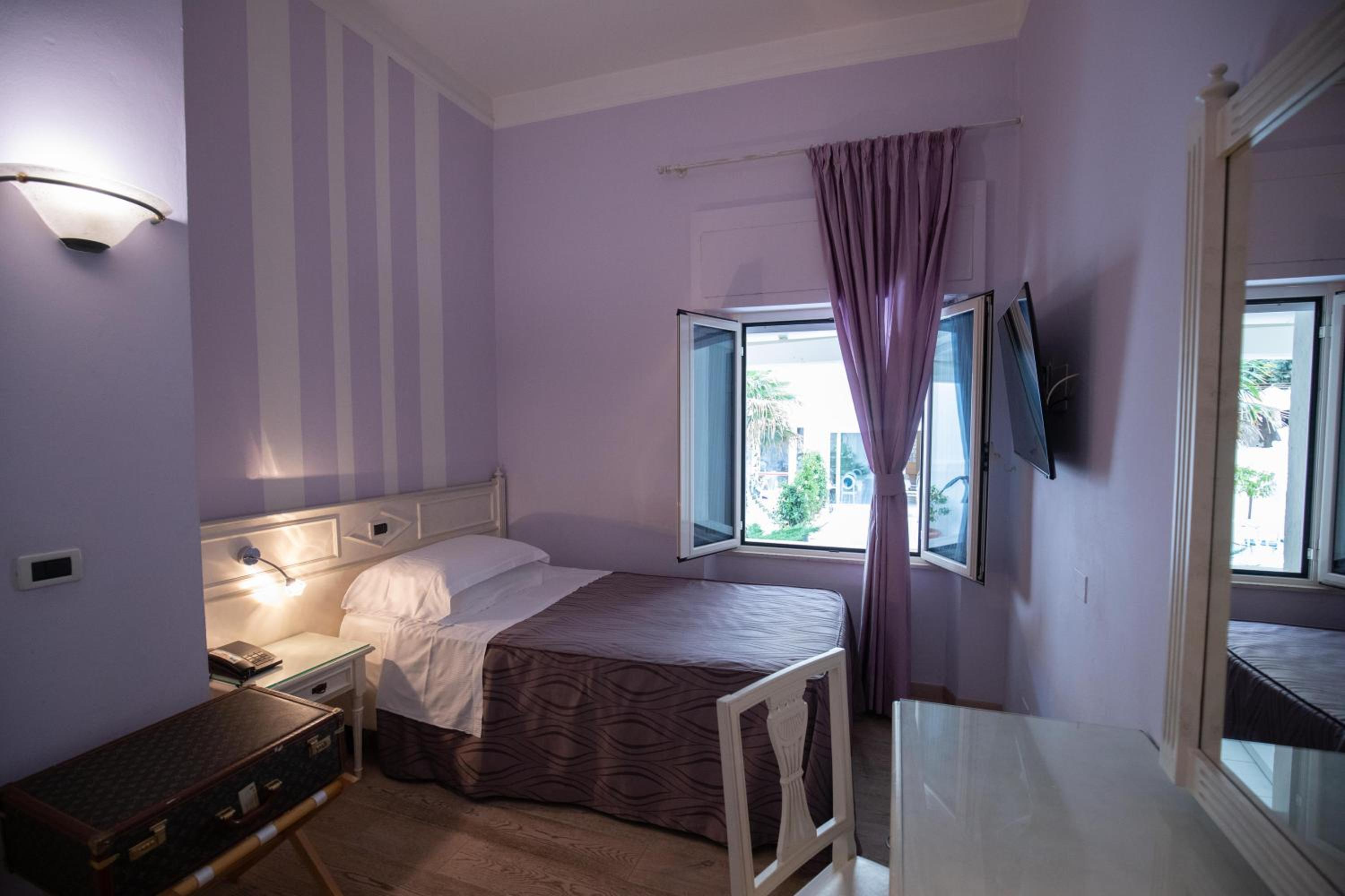 Single Room with Garden View photo 1