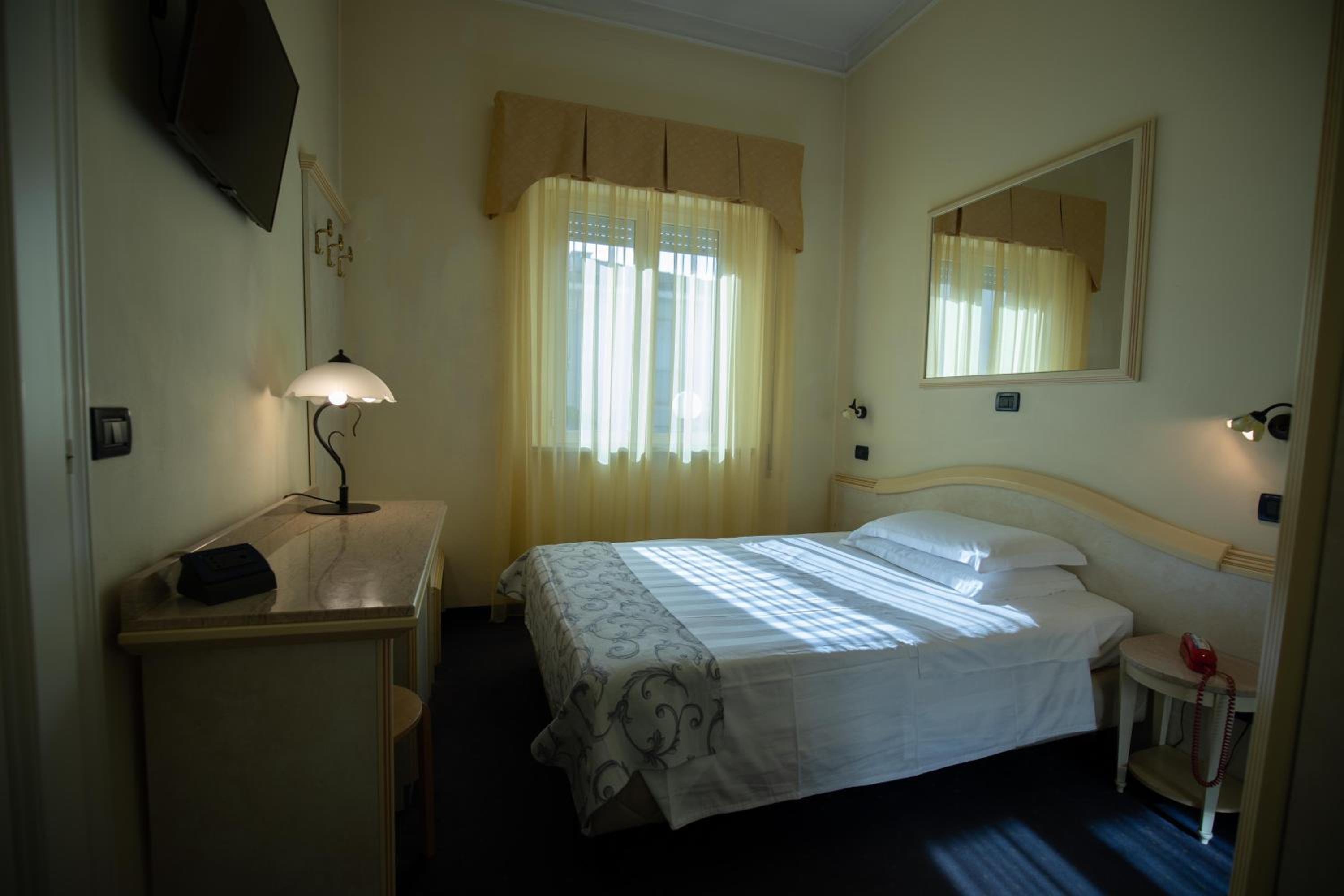 Single Room photo 1