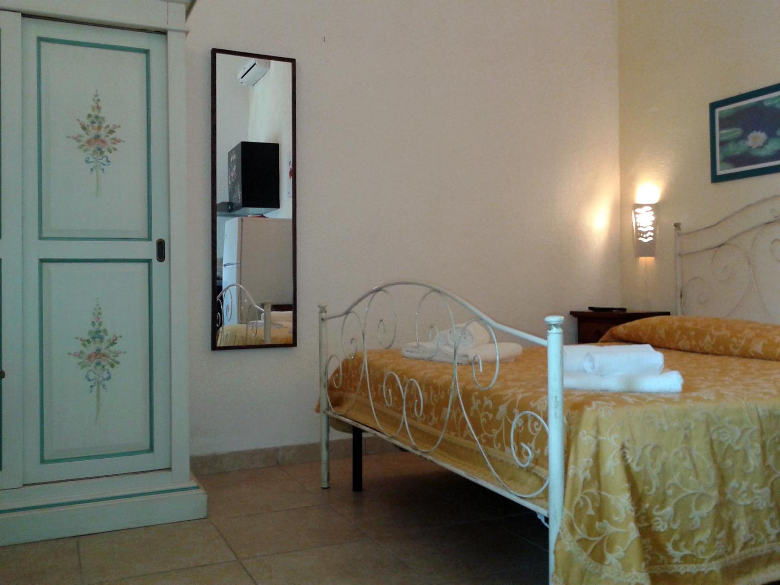 Studio (2 Adults)