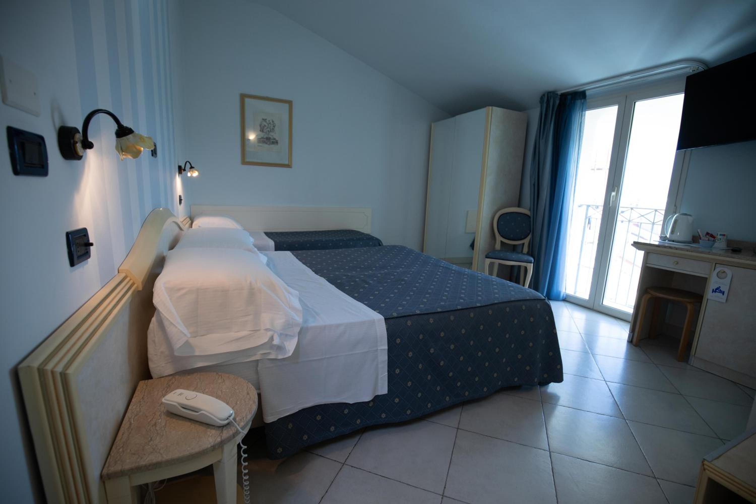 Triple Room photo 3