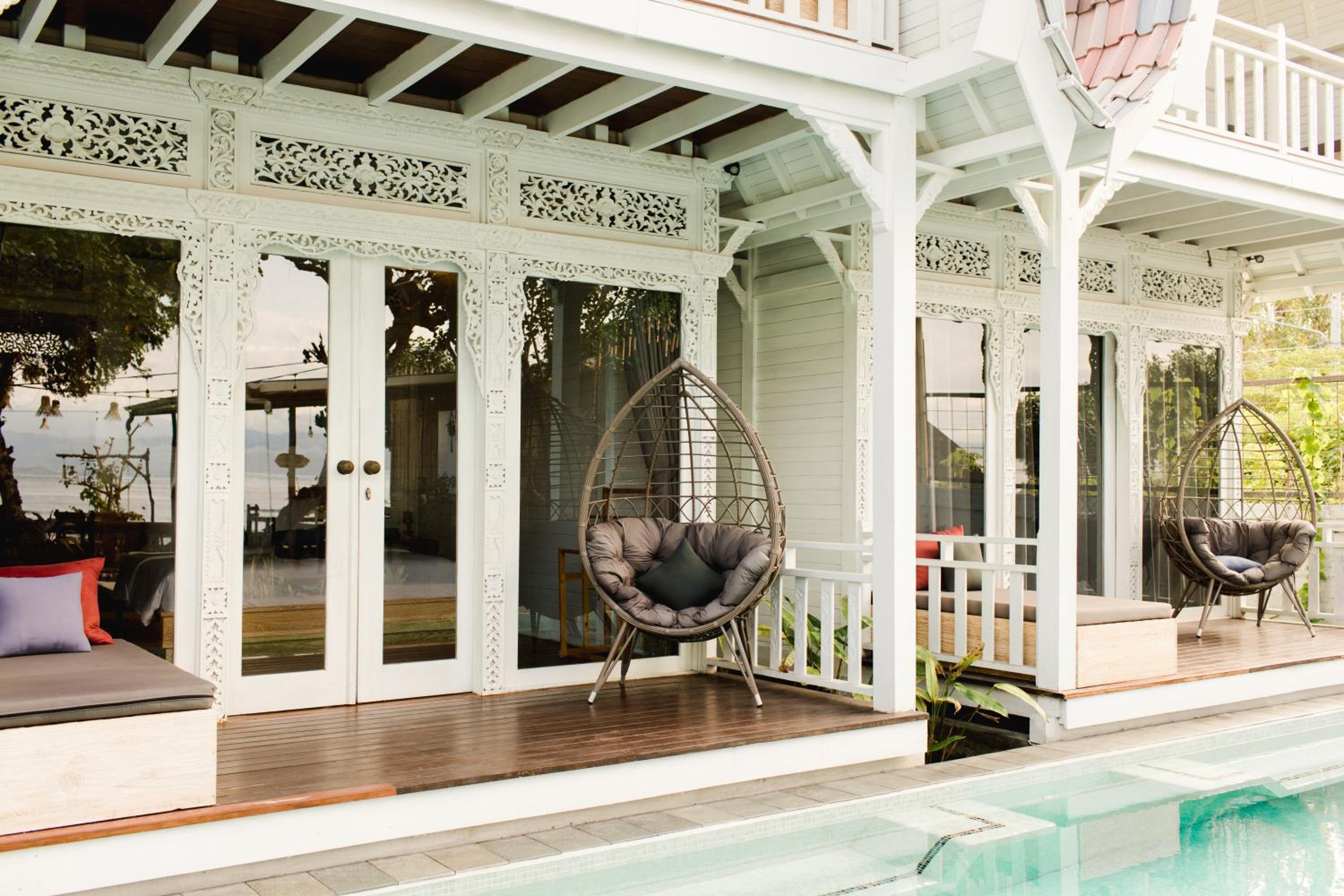 Deluxe Room Beachfront with Pool Access - Photo 2