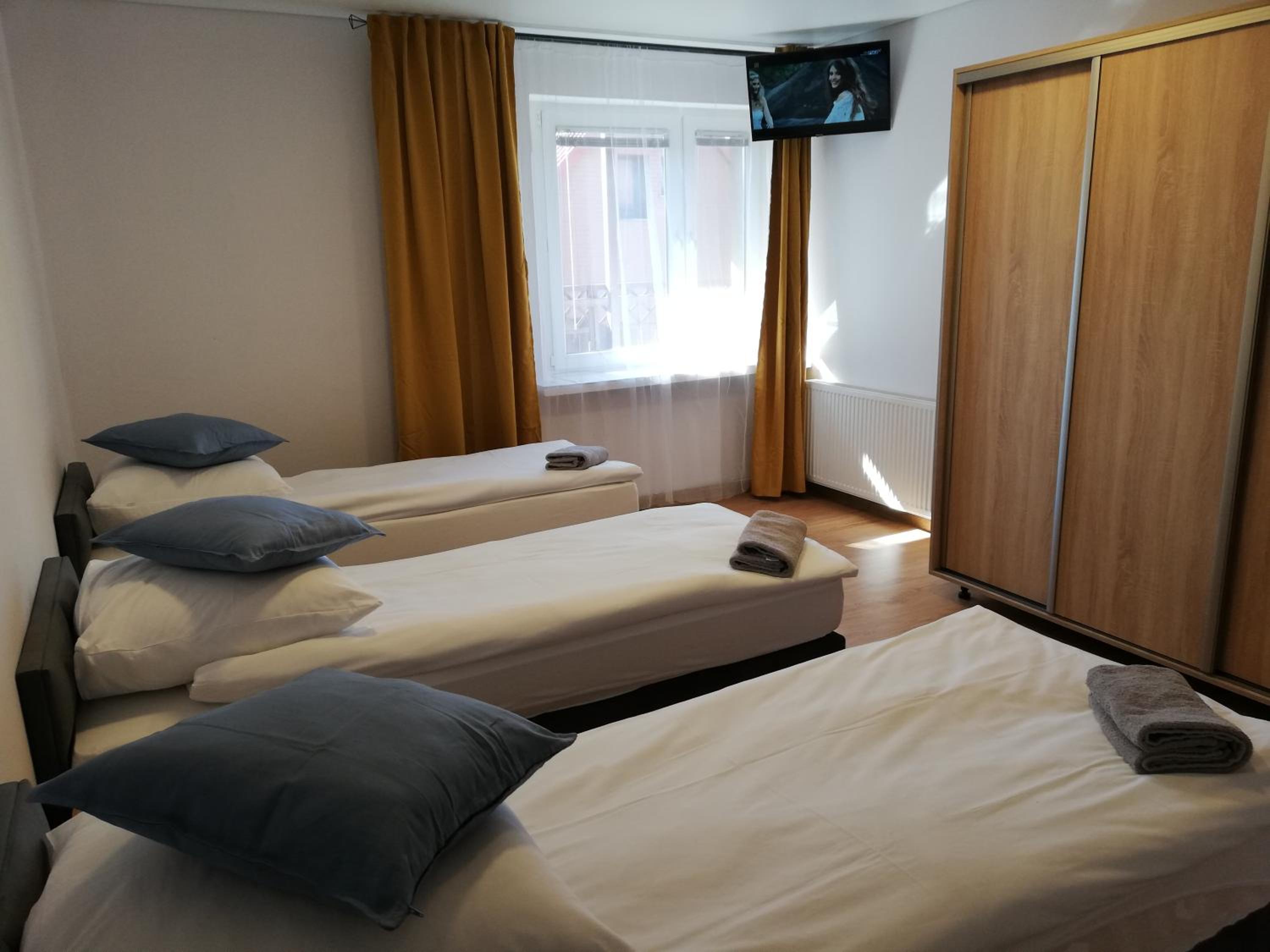 Triple Room with Private Bathroom - Photo 1