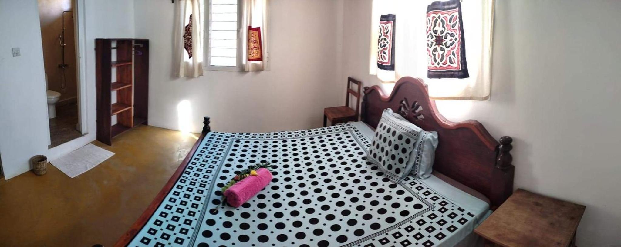 Queen Room photo 1