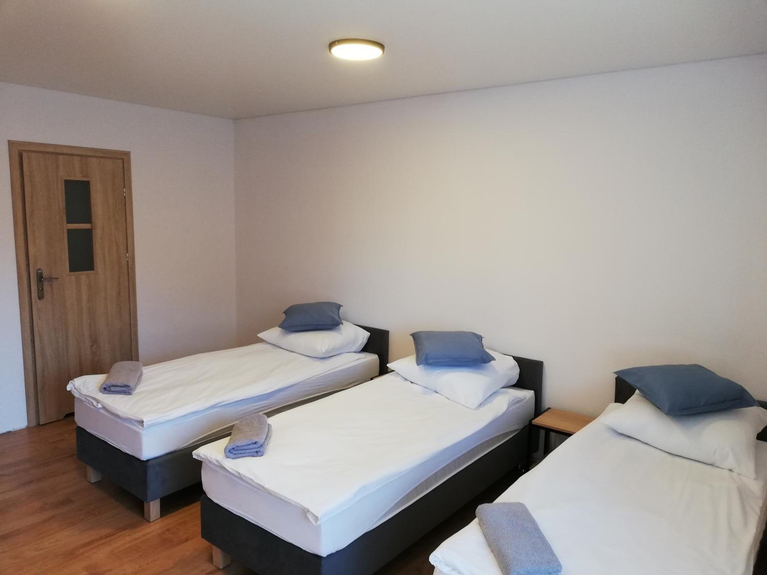Triple Room with Private Bathroom - Photo 3