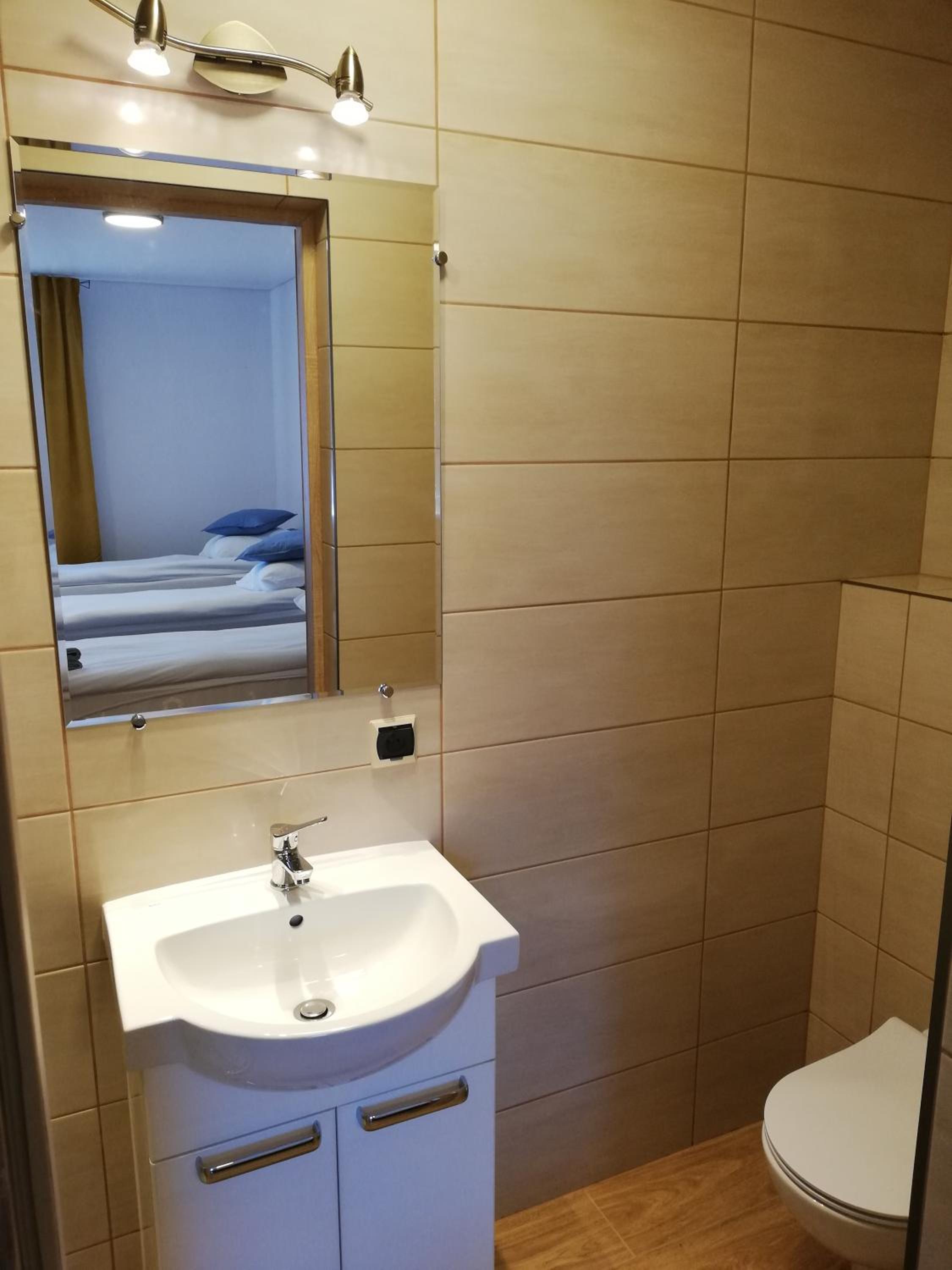 Triple Room with Private Bathroom - Photo 6