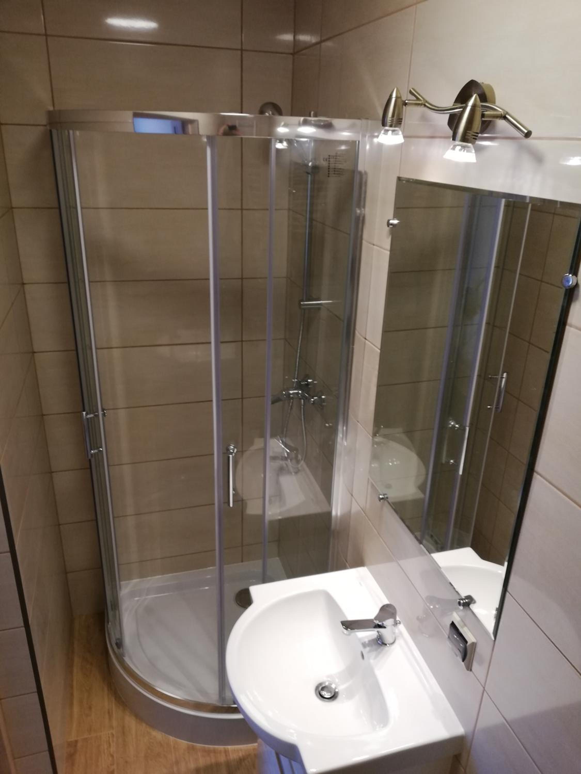 Triple Room with Private Bathroom - Photo 7