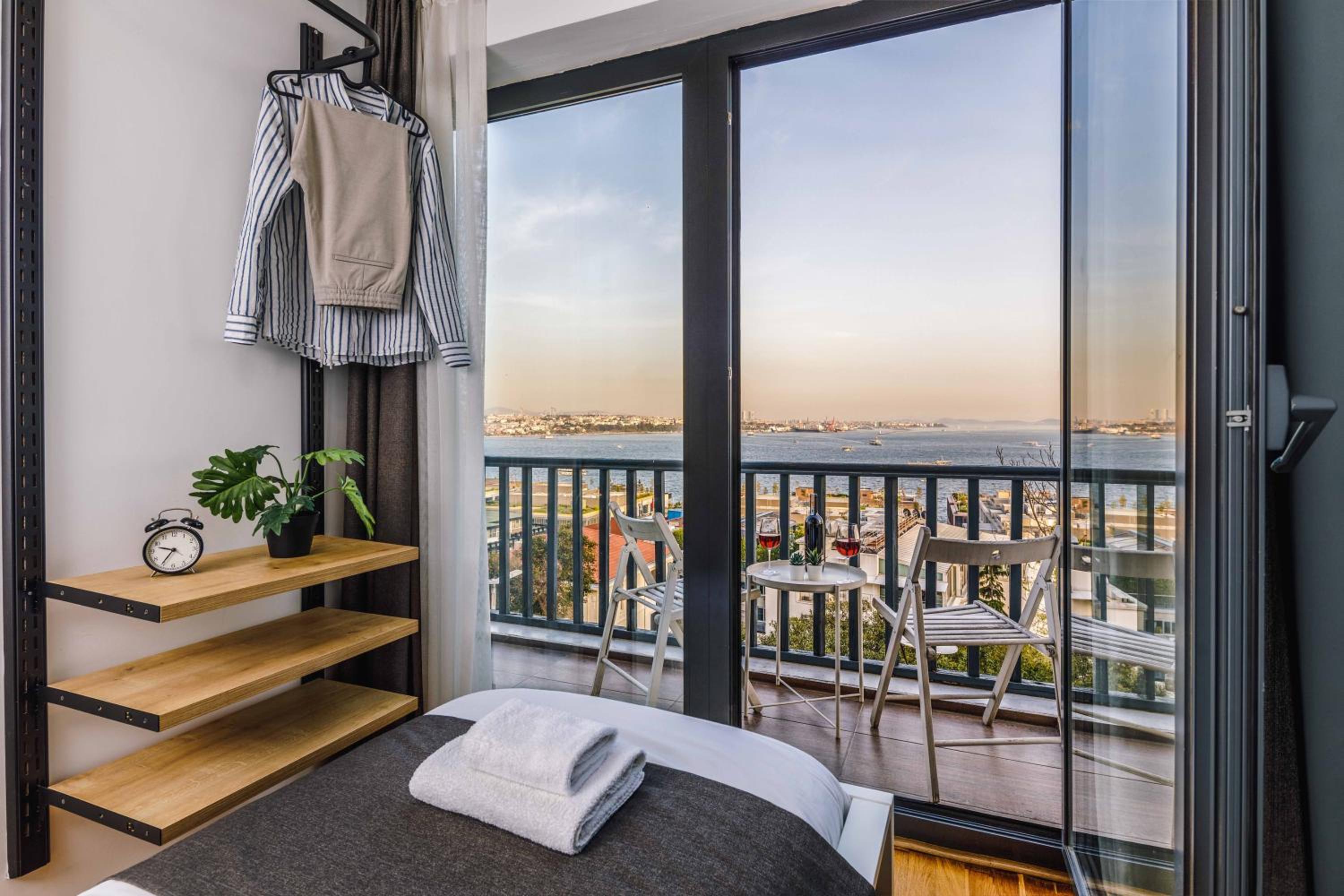 Apartment with Terrace photo 2