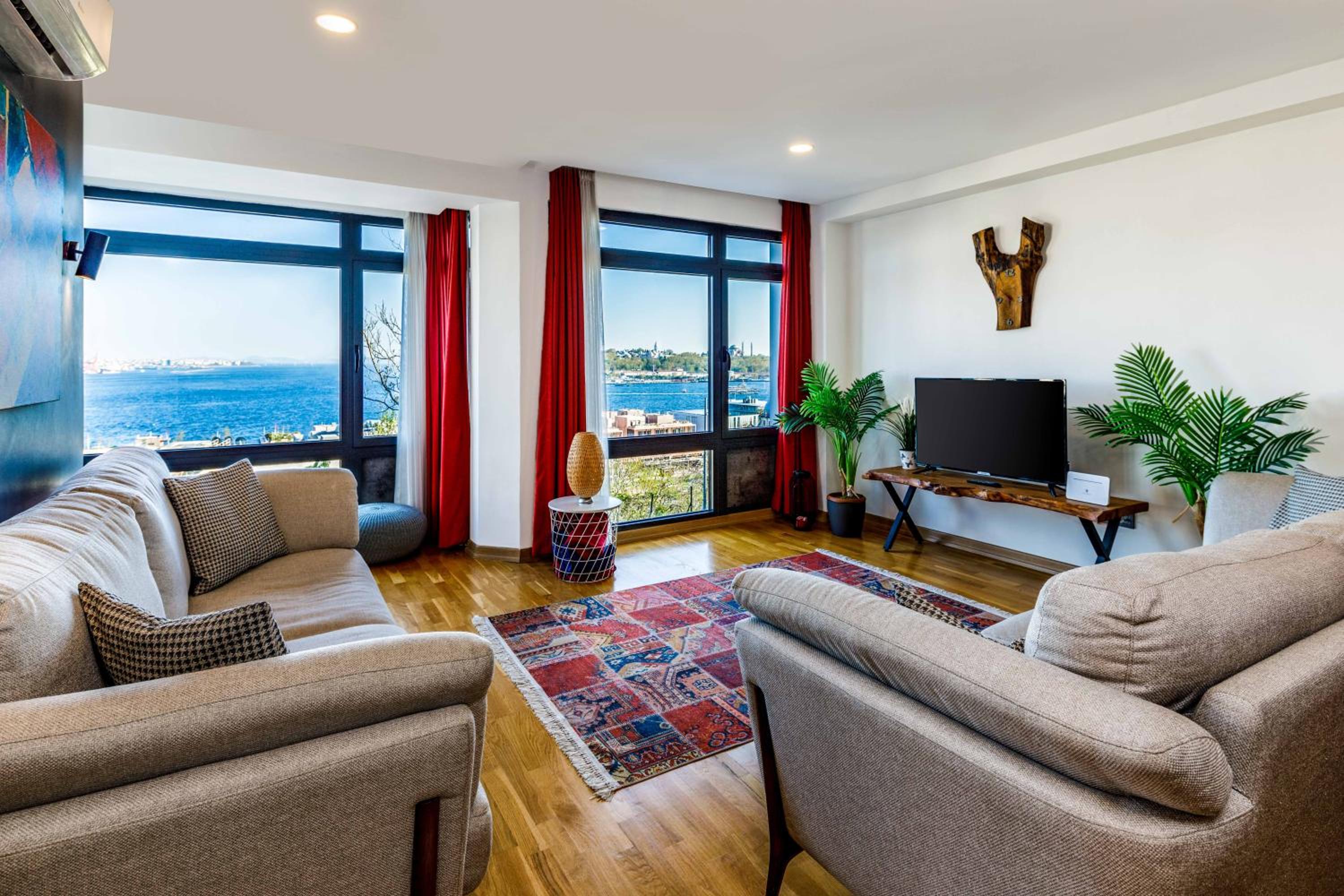 Apartment with Sea View photo 2