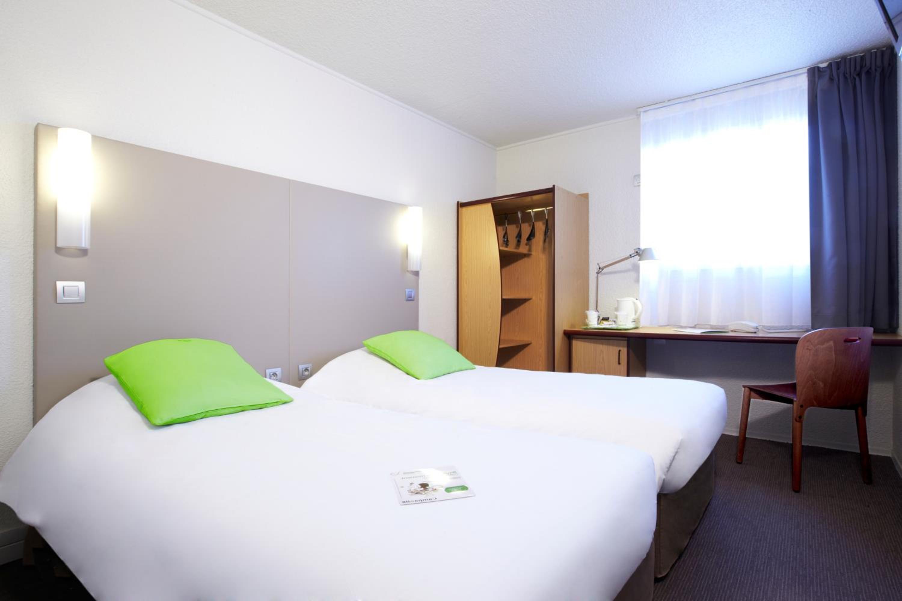 Twin Room - Photo 5