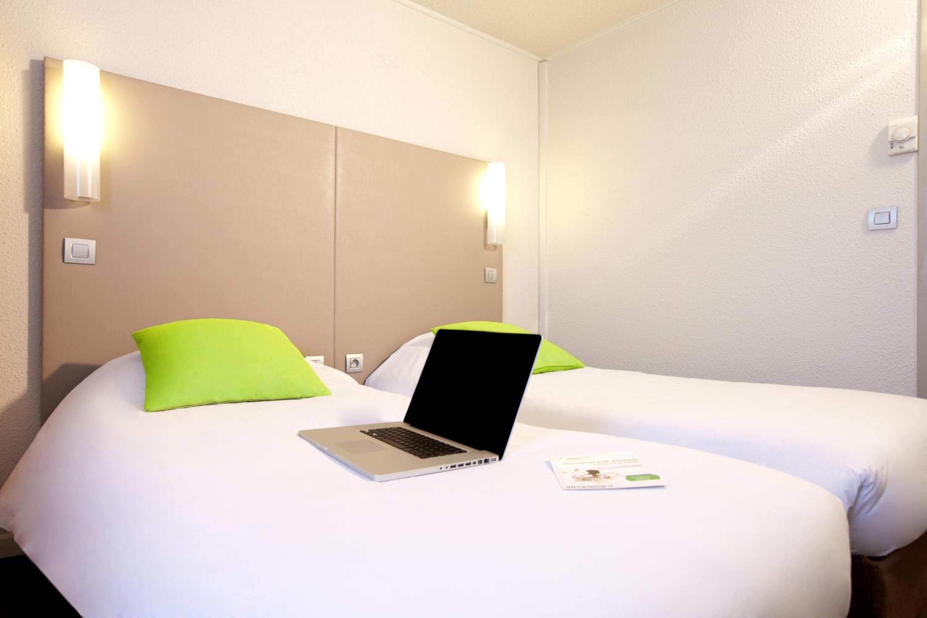 Twin Room - Photo 3