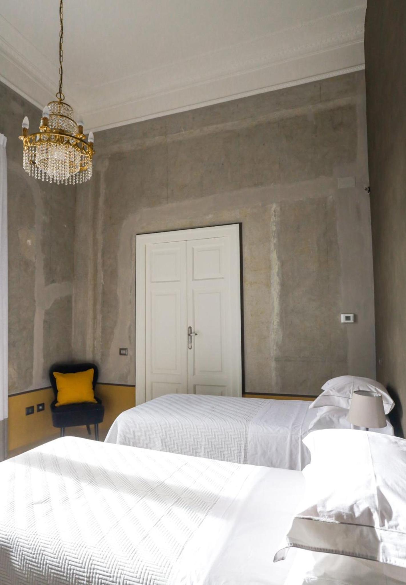 Twin Room - Photo 3