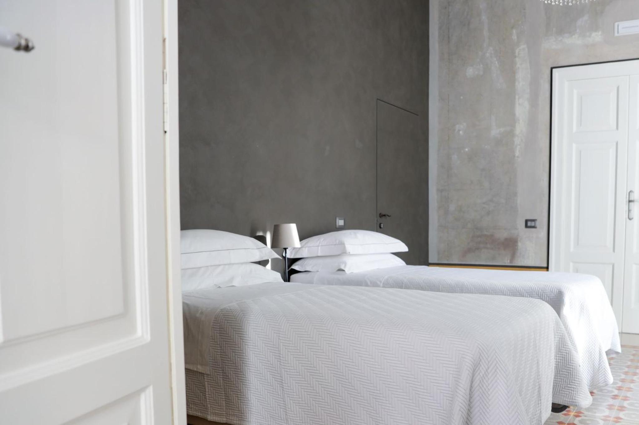 Twin Room - Photo 1