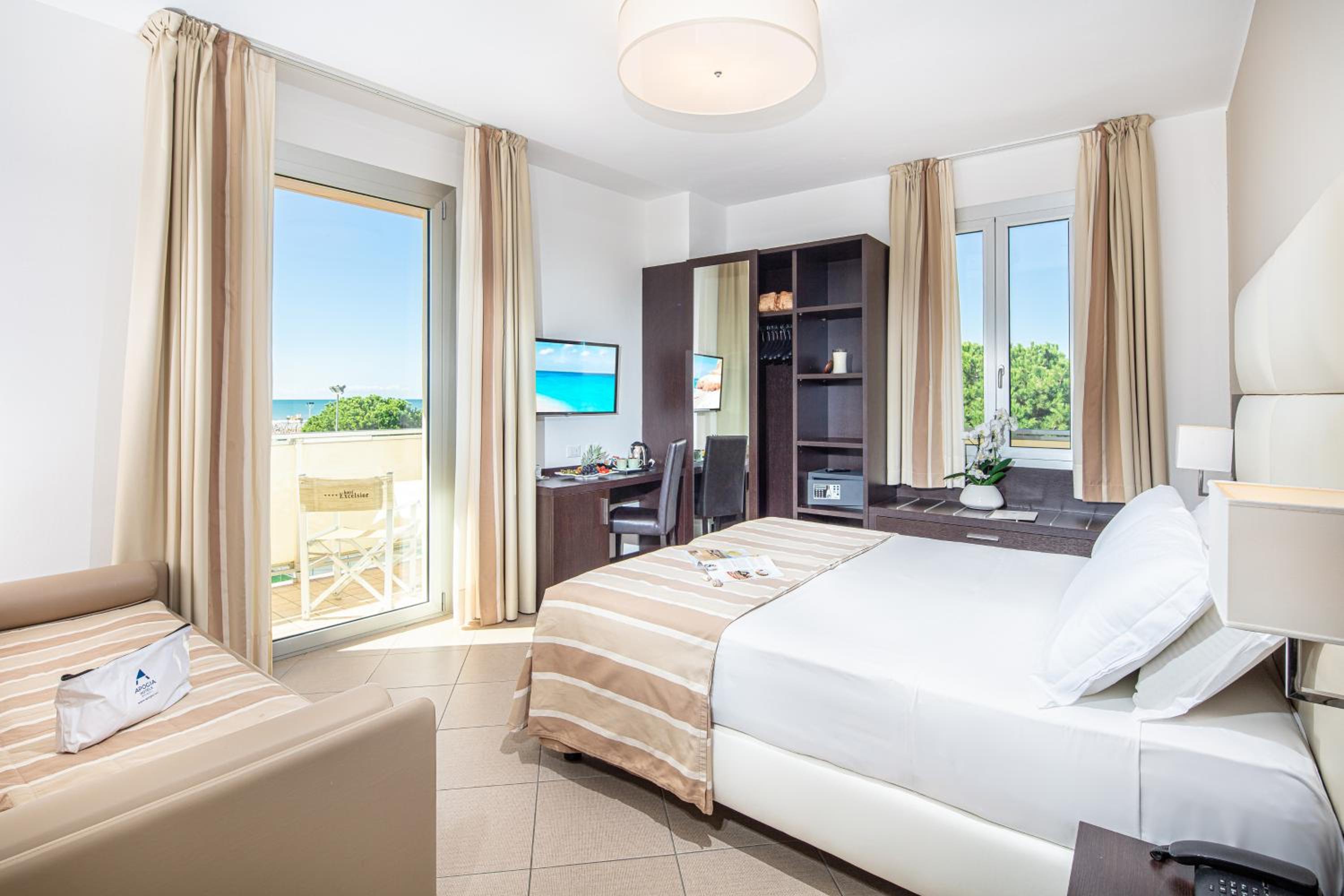 Superior Double or Twin Room with Sea View