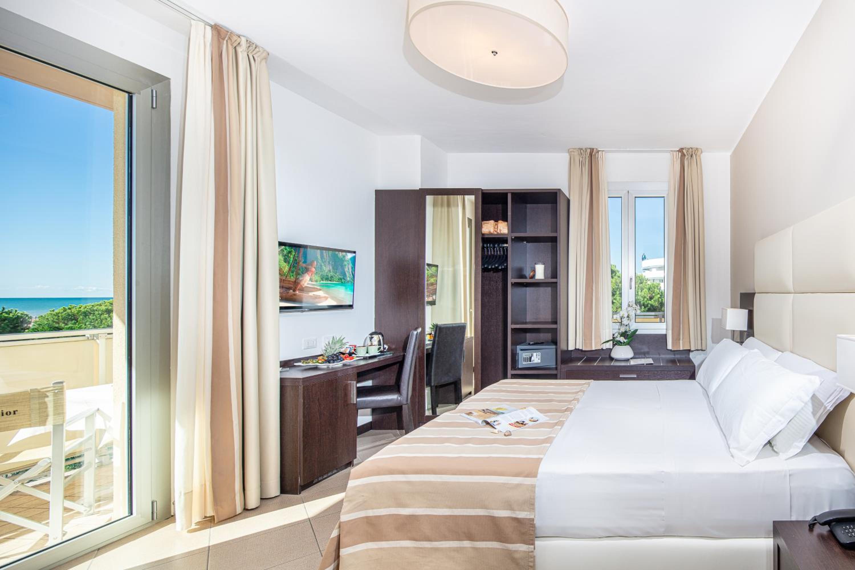 Superior Double or Twin Room with Sea View - Photo 5