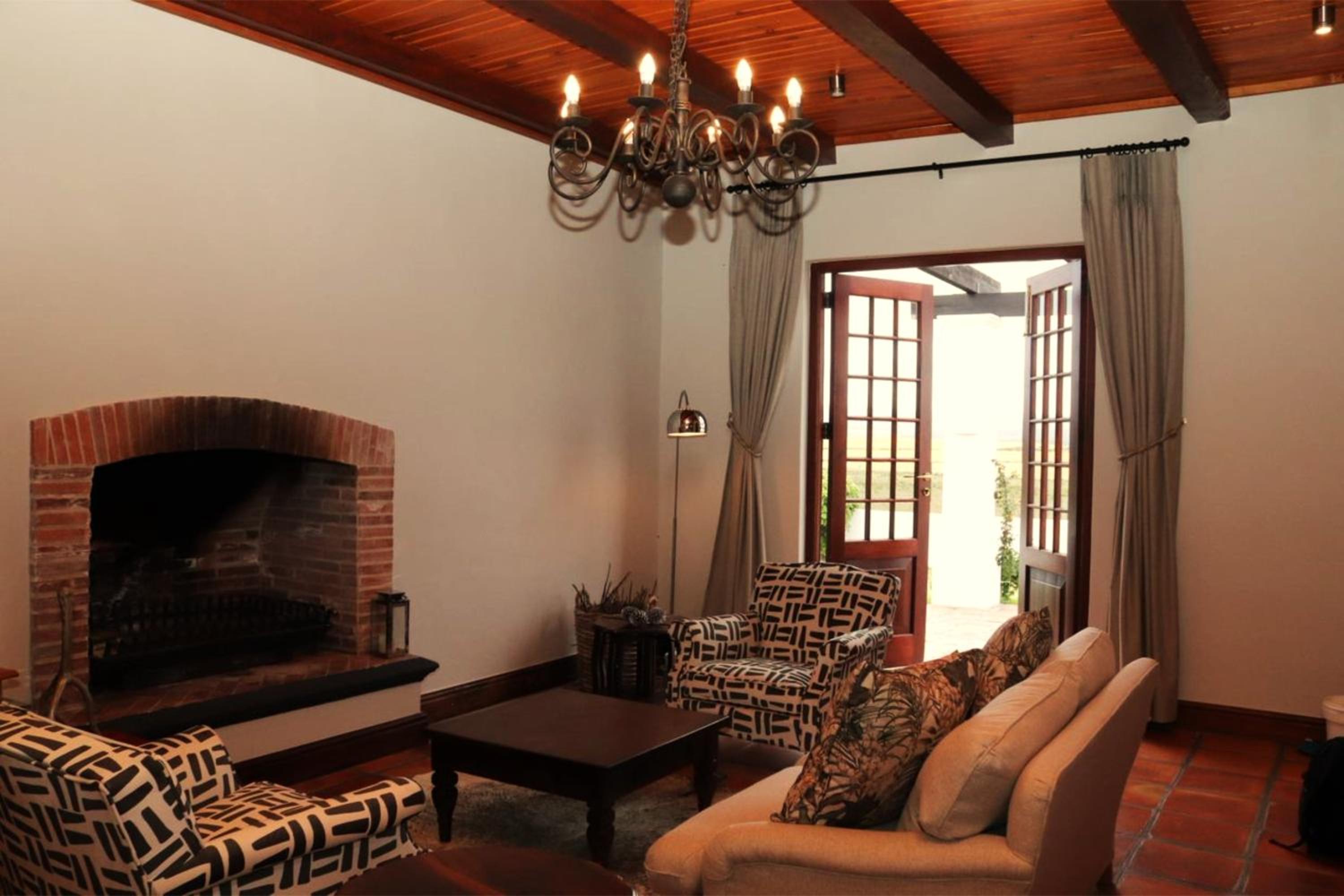 Two-Bedroom Cottage (1) photo 2