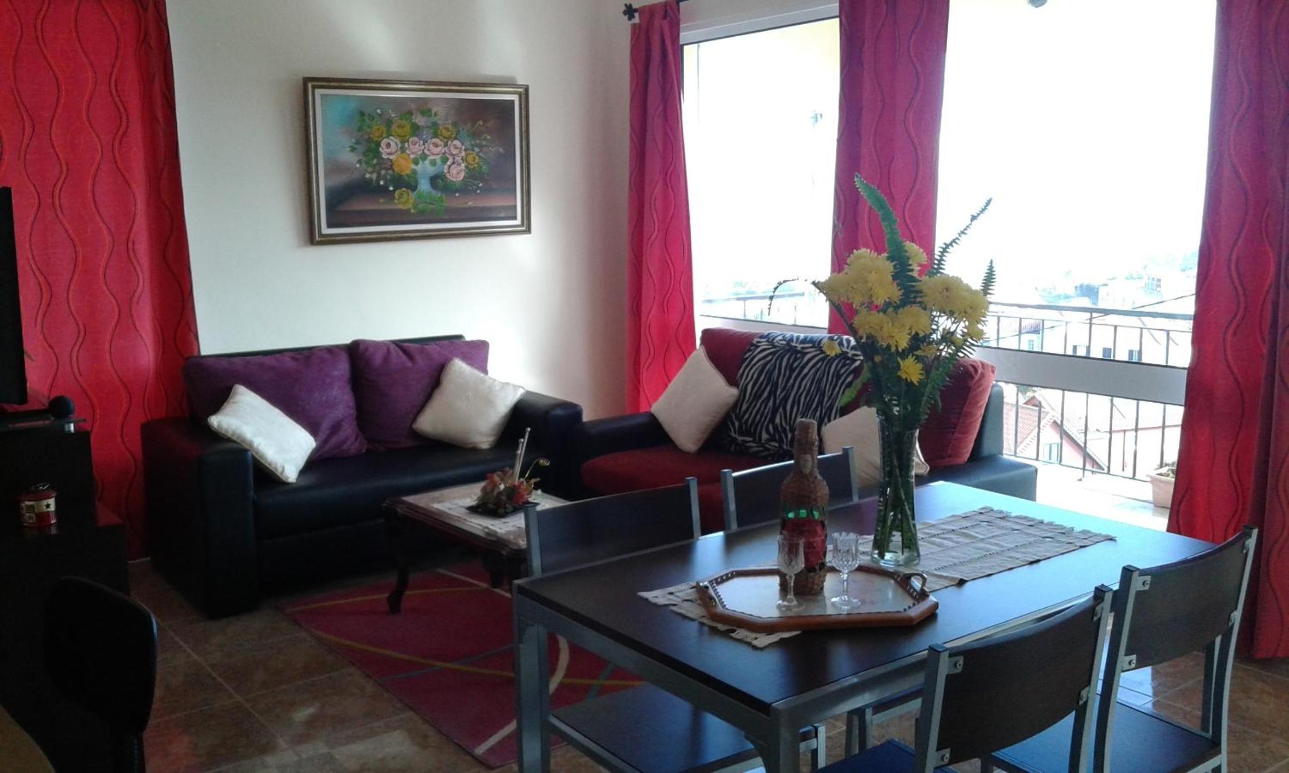 Apartment with Mountain View - Photo 1