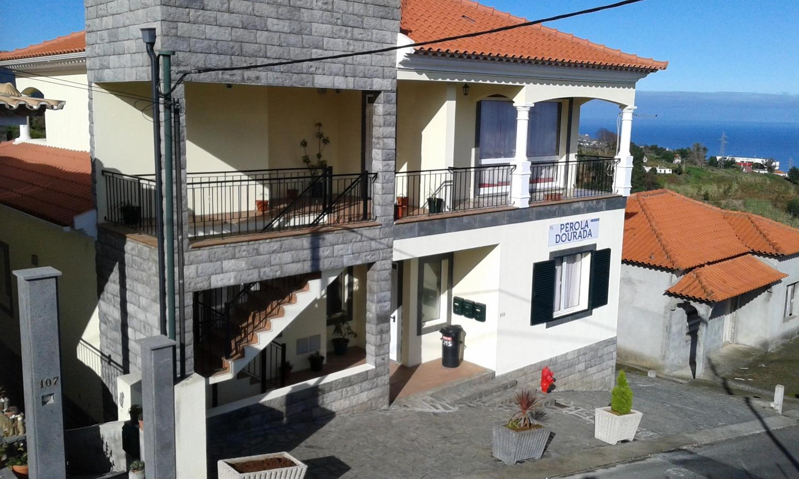 Apartment with Mountain View - Photo 12