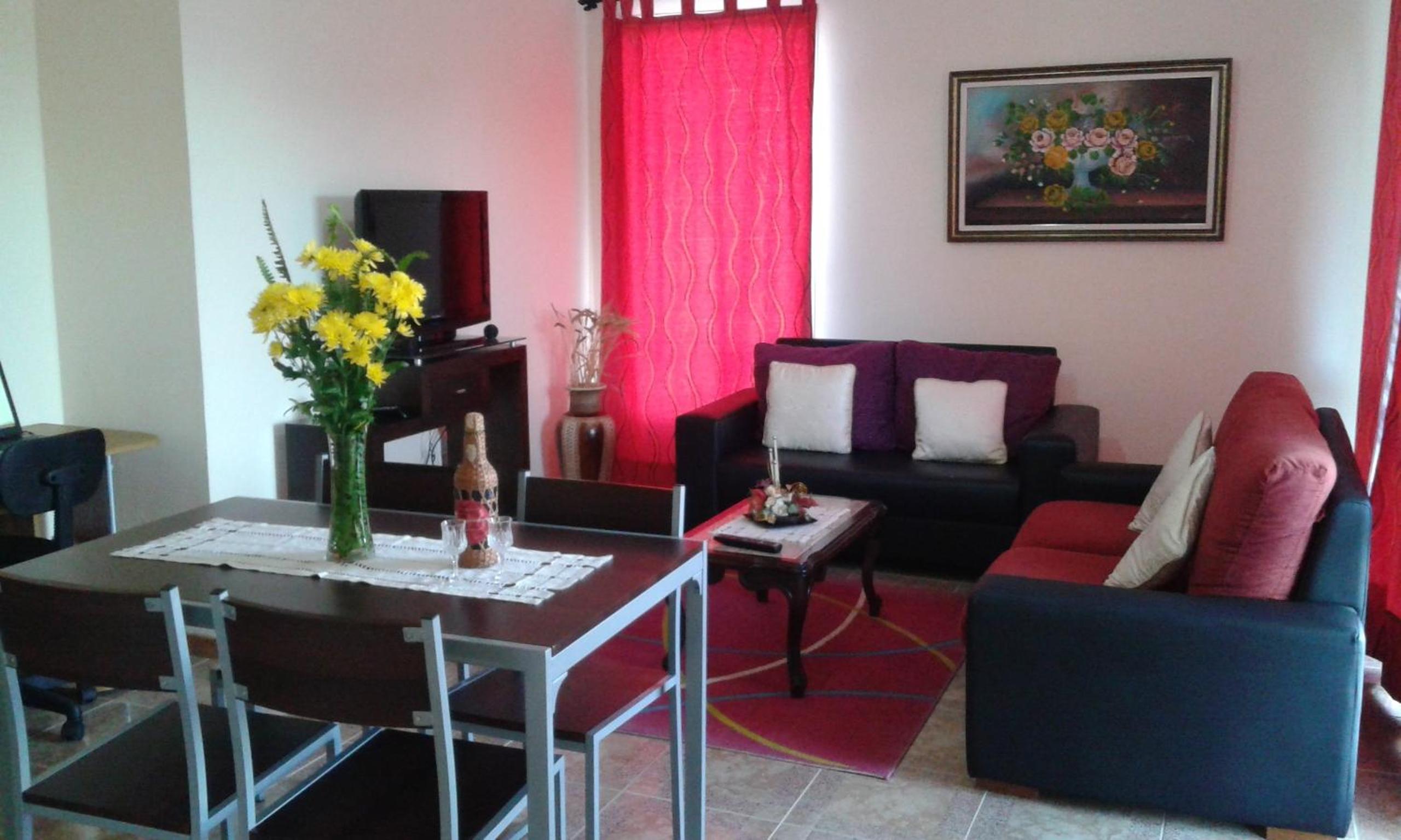 Apartment with Mountain View - Photo 6