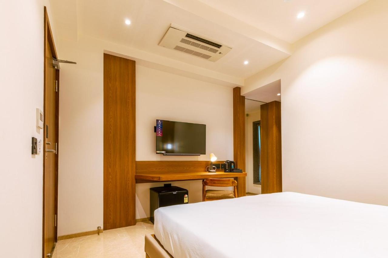 Standard Double Room - Photo 4