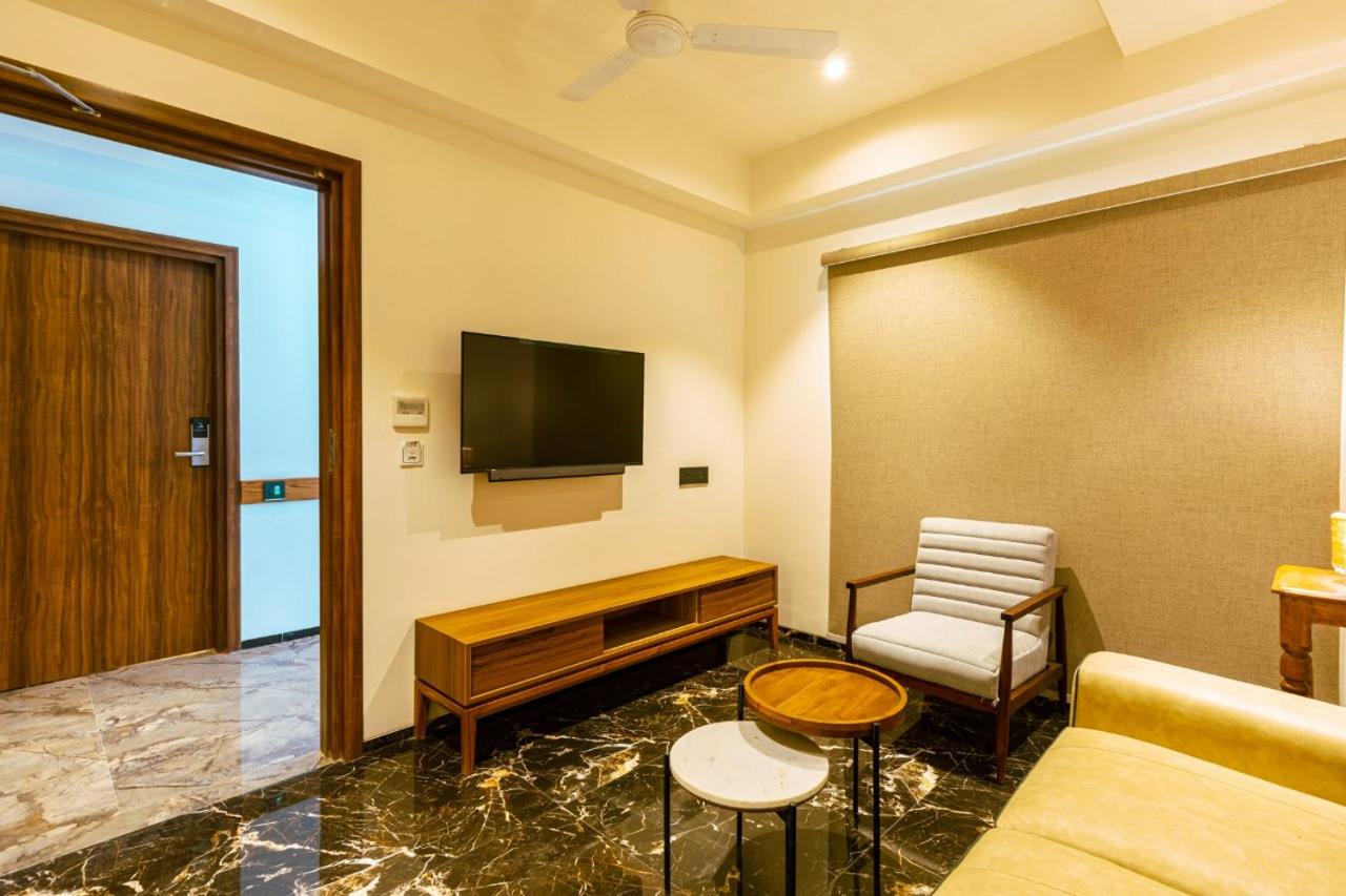 Suite - Photo 6