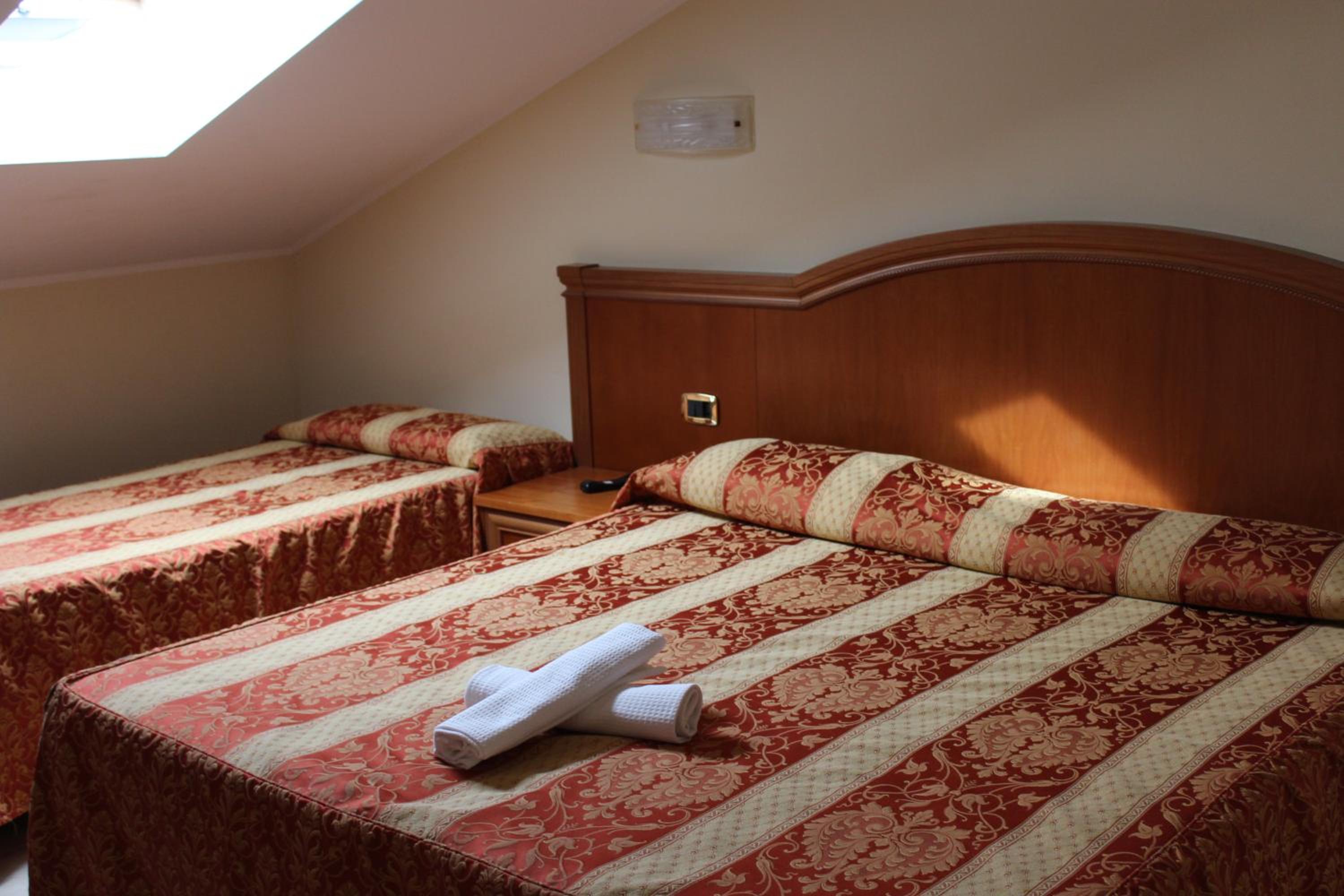 Basic Triple Room photo 1