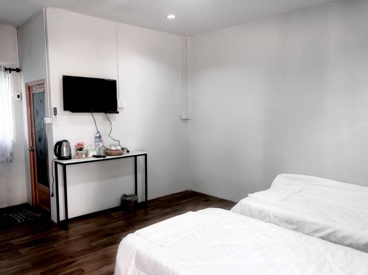 Deluxe King Room photo 3