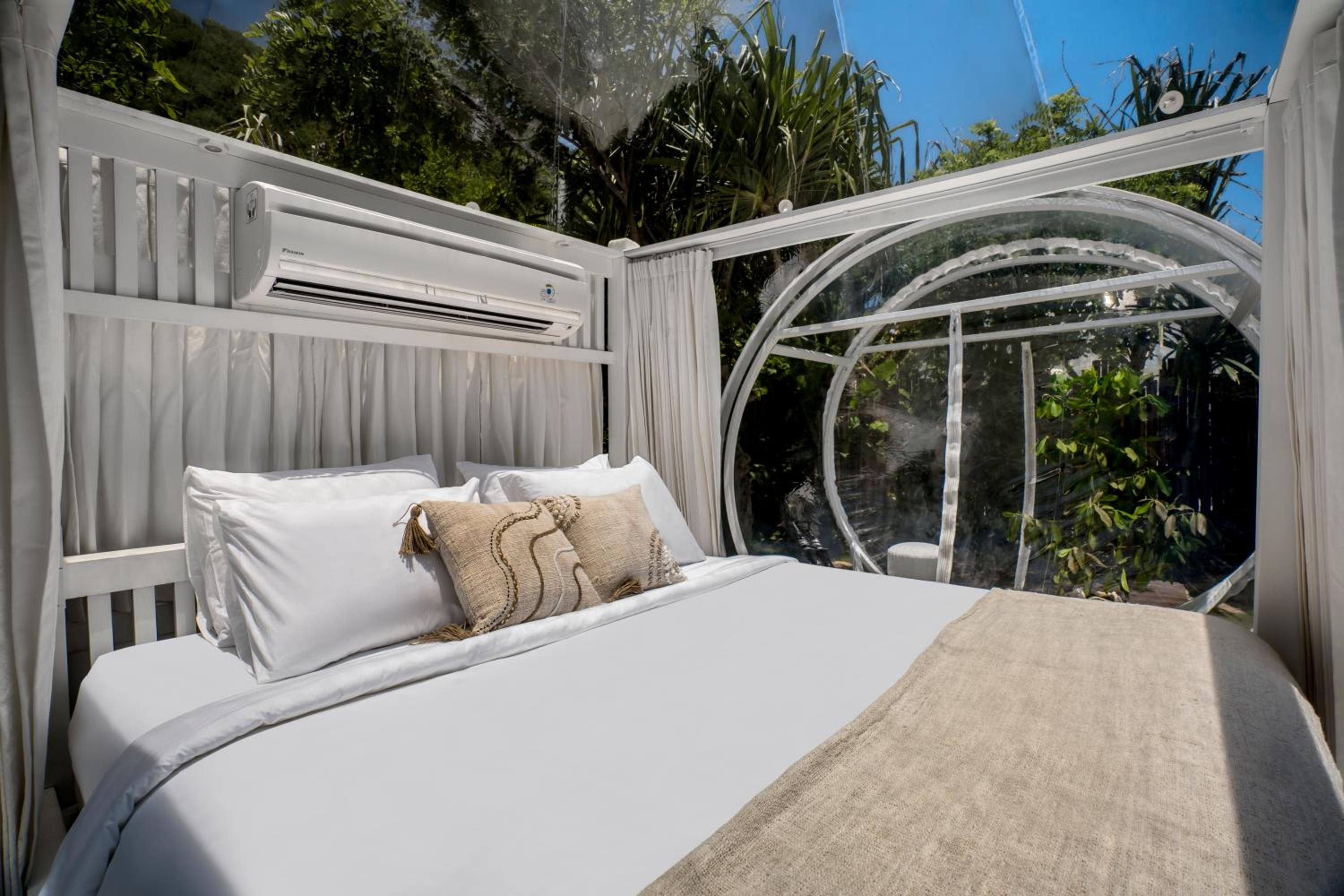 Suite with Private Pool - Photo 1