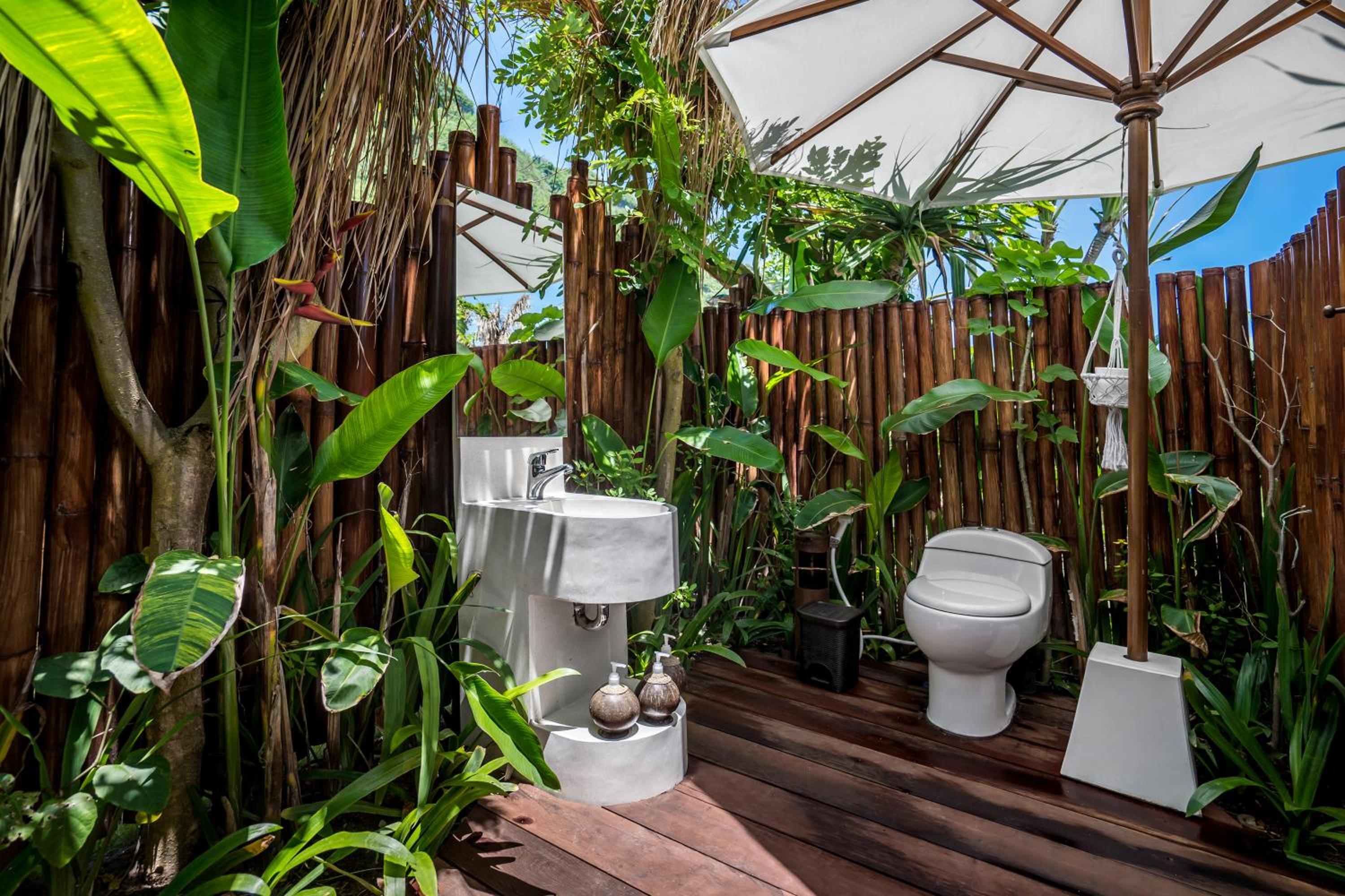 Suite with Private Pool - Photo 15
