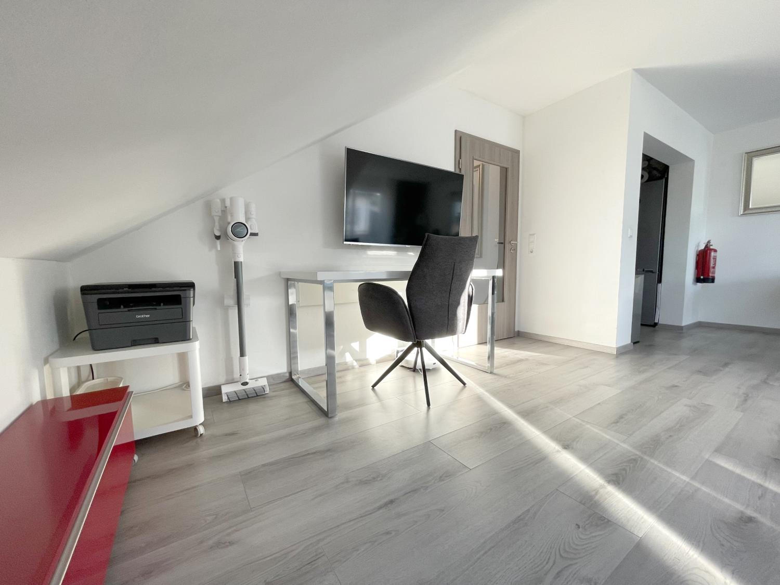 Apartment with Balcony photo 2