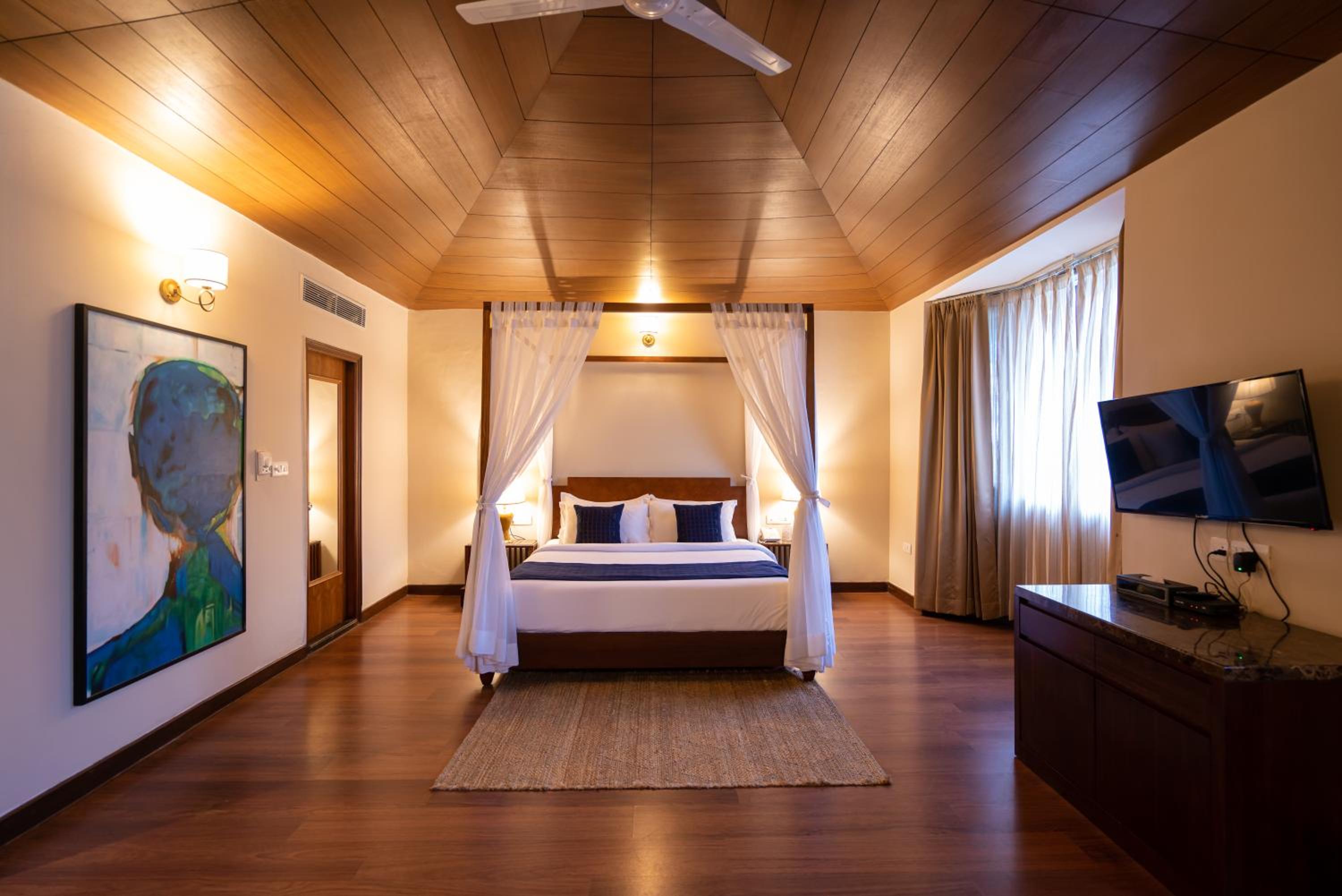 Luxury Suite photo 3