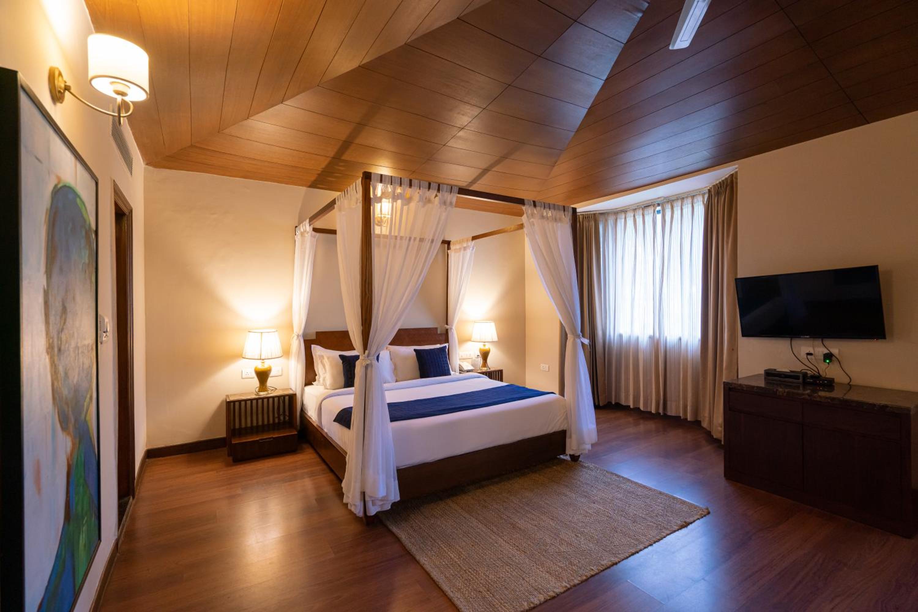 Luxury Suite photo 2