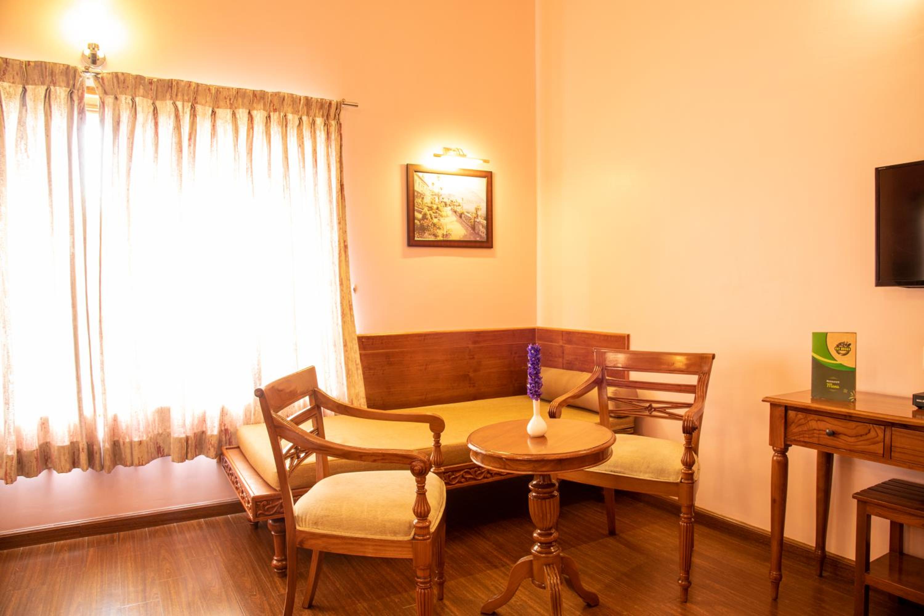 Premium Family Room - Photo 6